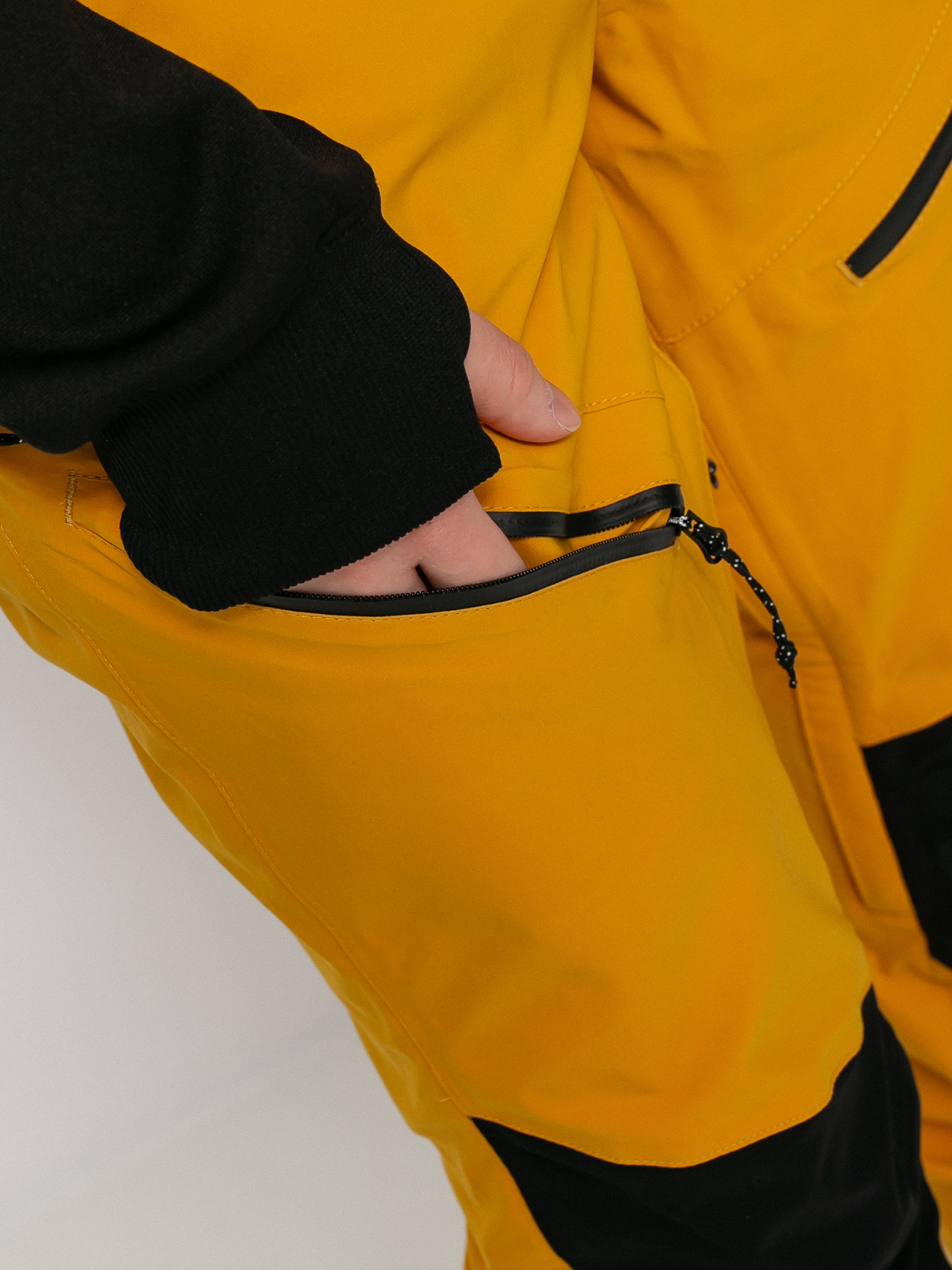 Damskie Spodnie snowboardowe Volcom Elm Stretch Gore Bib Overall (resin gold)