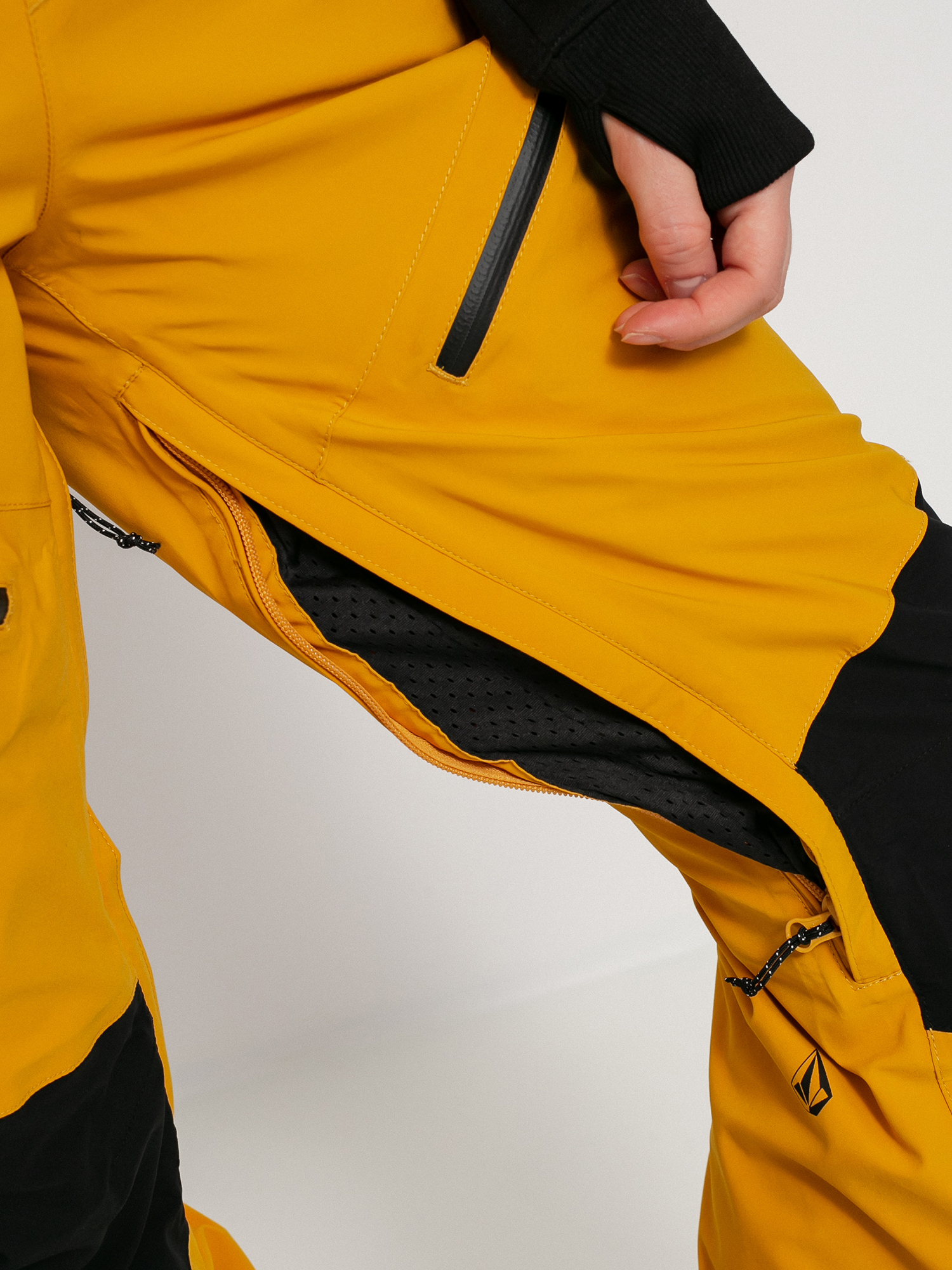 Damskie Spodnie snowboardowe Volcom Elm Stretch Gore Bib Overall (resin gold)