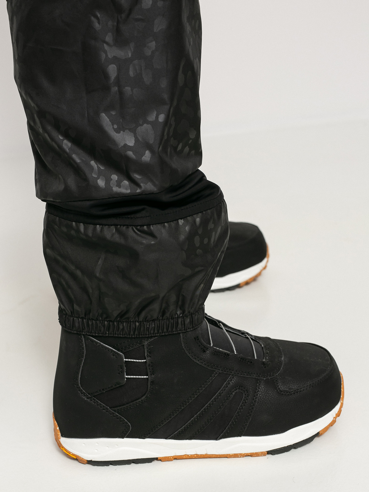 Damskie Spodnie snowboardowe Volcom Elm Stretch Gore Bib Overall (resin gold)