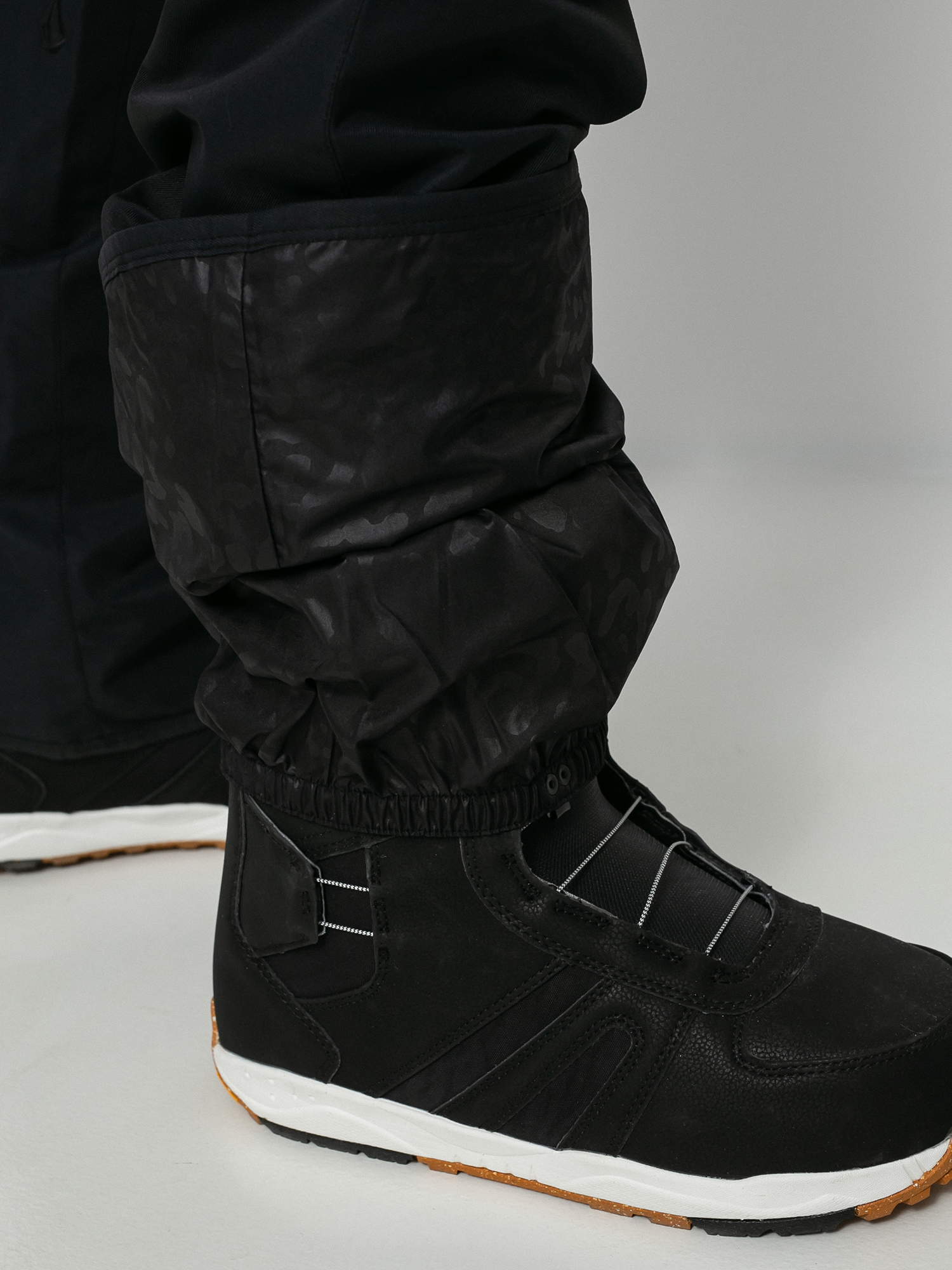 Damskie Spodnie snowboardowe Volcom Hallen (black)