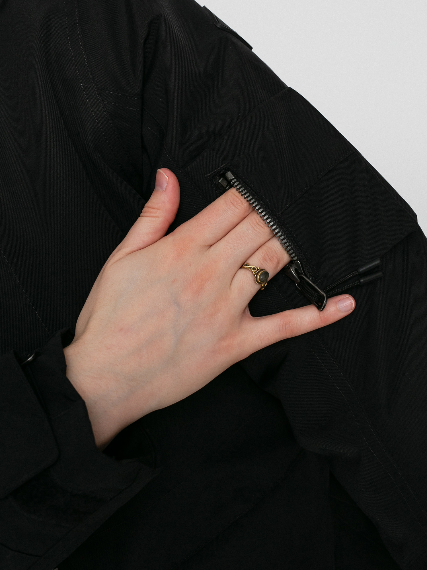 Kurtka Burton Saxton Parka Wmn (true black)