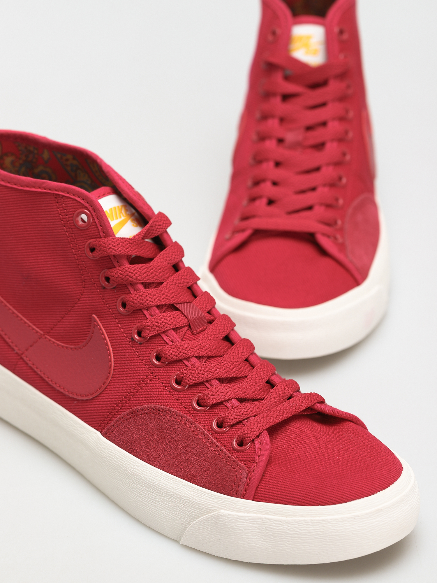 Buty Nike SB BLZR Court Mid Premium (mystic hibiscus/mystic hibiscus)
