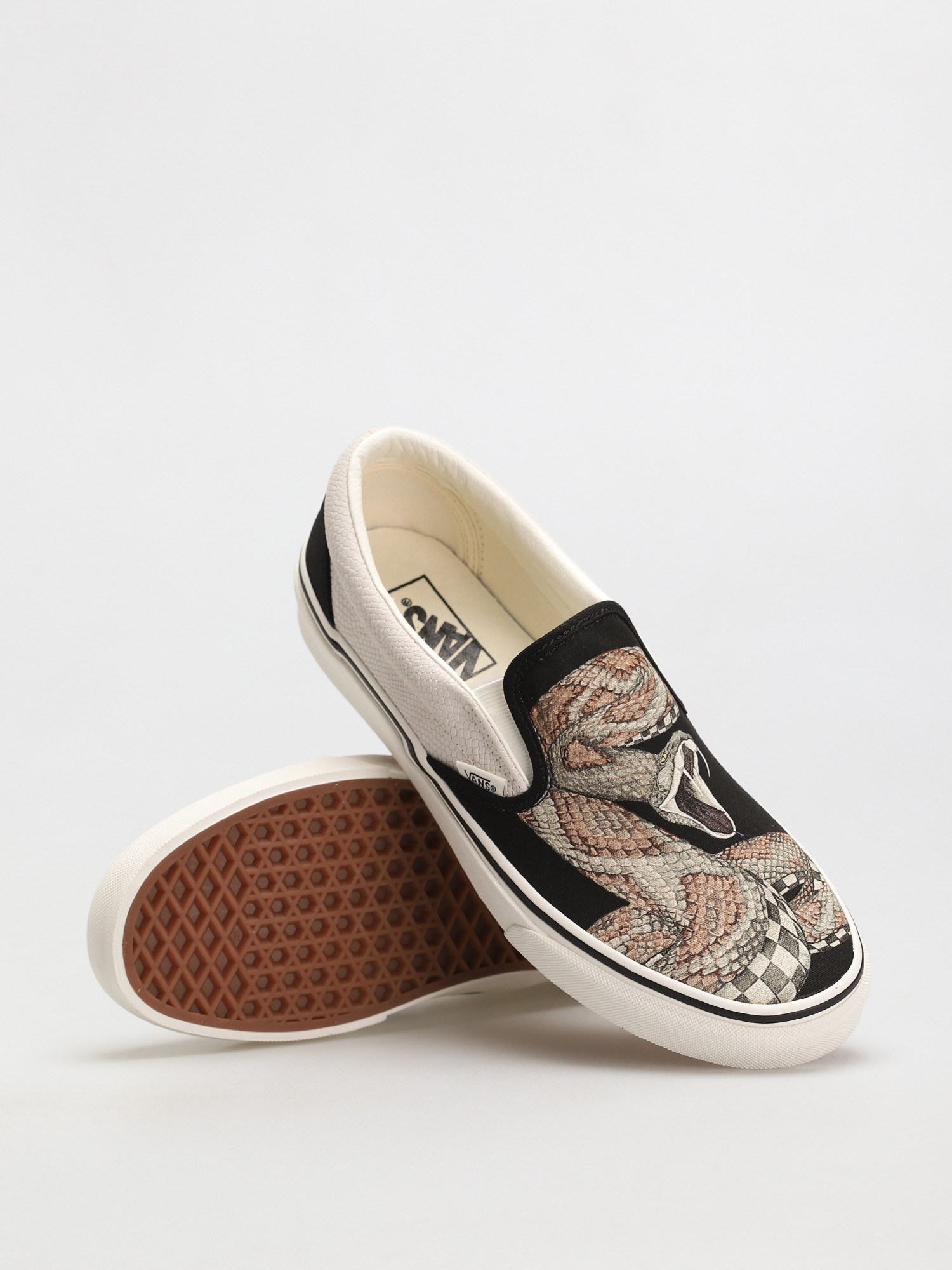 Vans classic slip outlet on metallic snake