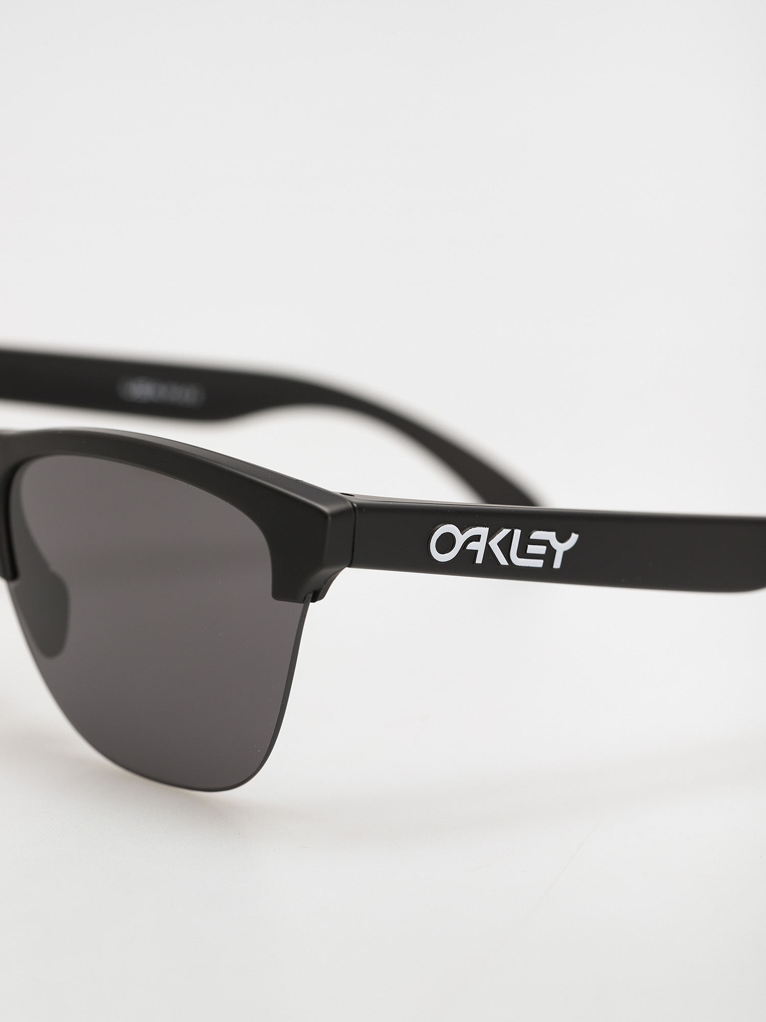 Okulary przeciwsłoneczne Oakley Frogskins Lite (matte black/prizm grey)