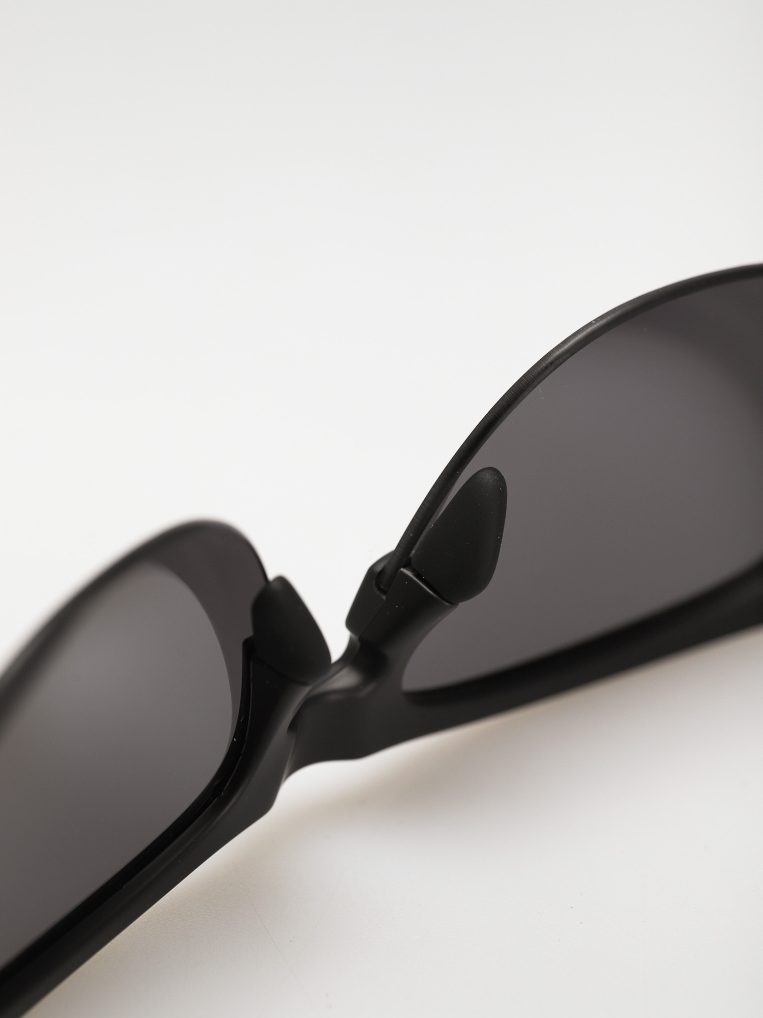 Okulary przeciwsłoneczne Oakley Frogskins Lite (matte black/prizm grey)