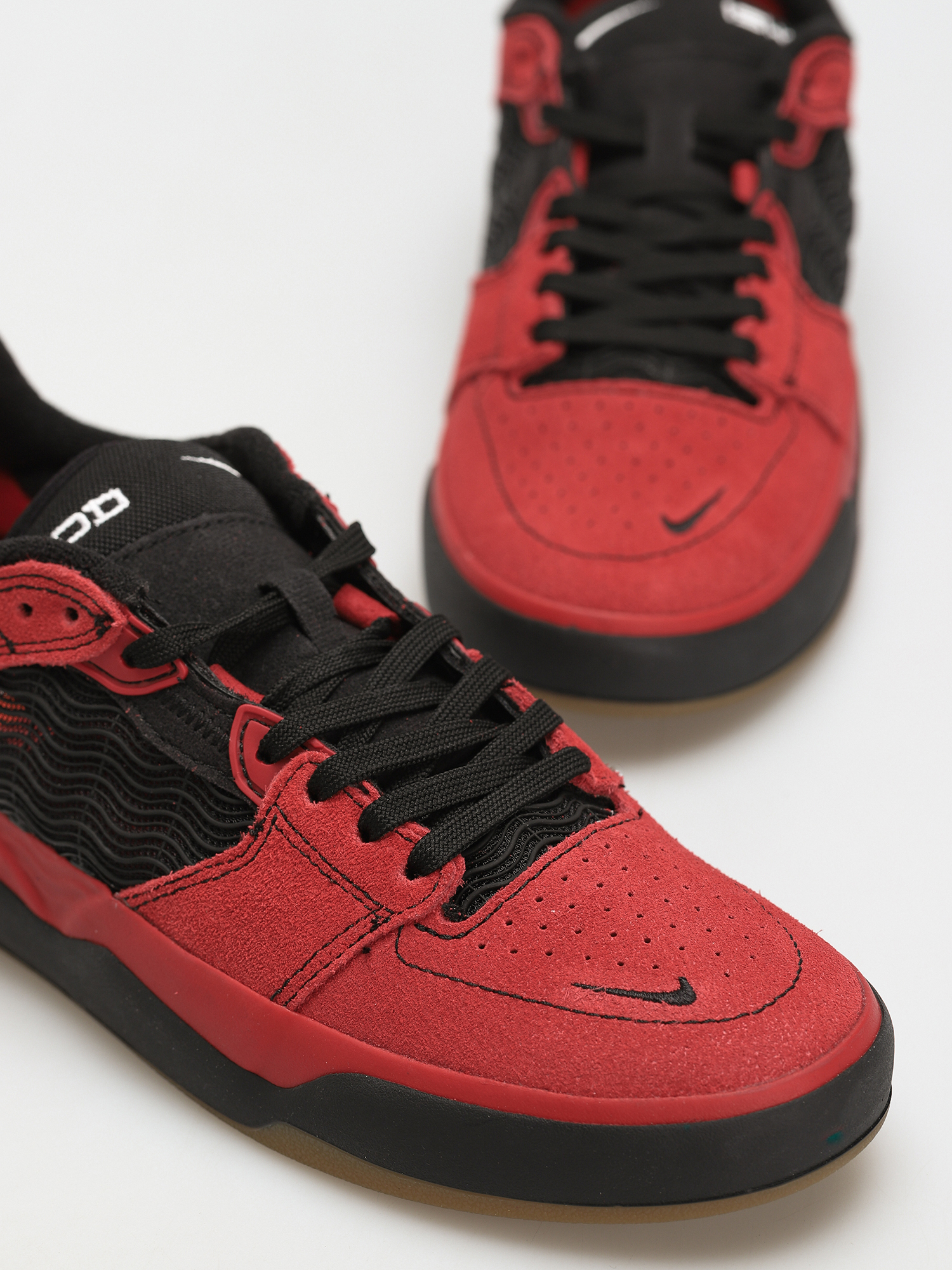 Buty Nike SB Ishod (varsity red/black varsity red white)