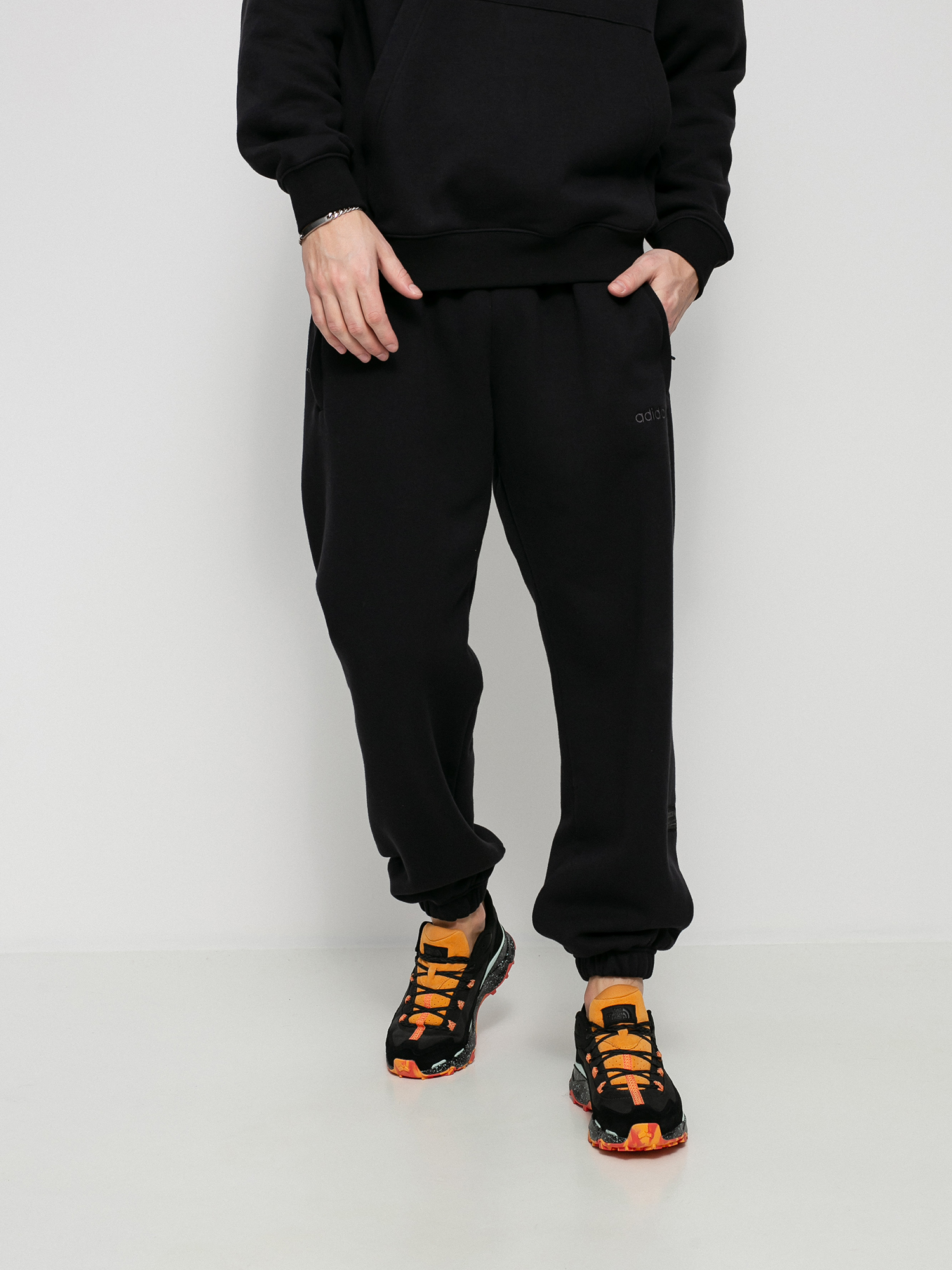 Spodnie adidas Originals TRF Linear (black)