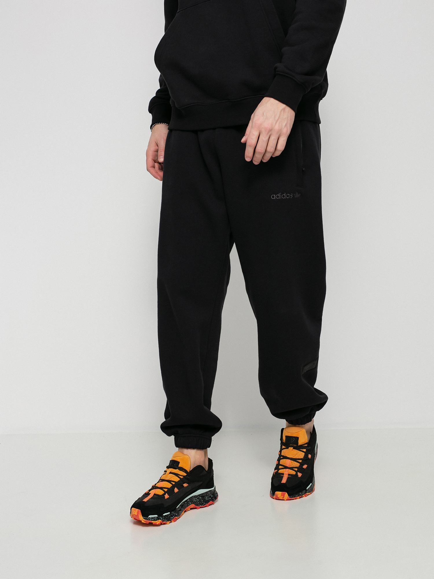 Spodnie adidas Originals TRF Linear (black)