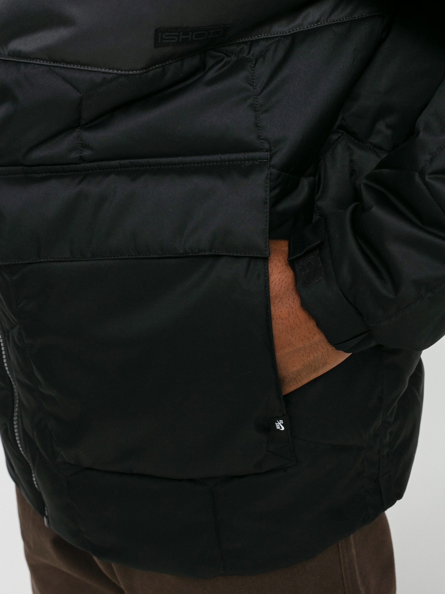 Kurtka Nike SB Sf Synfl Ishod (black/anthracite/university red)