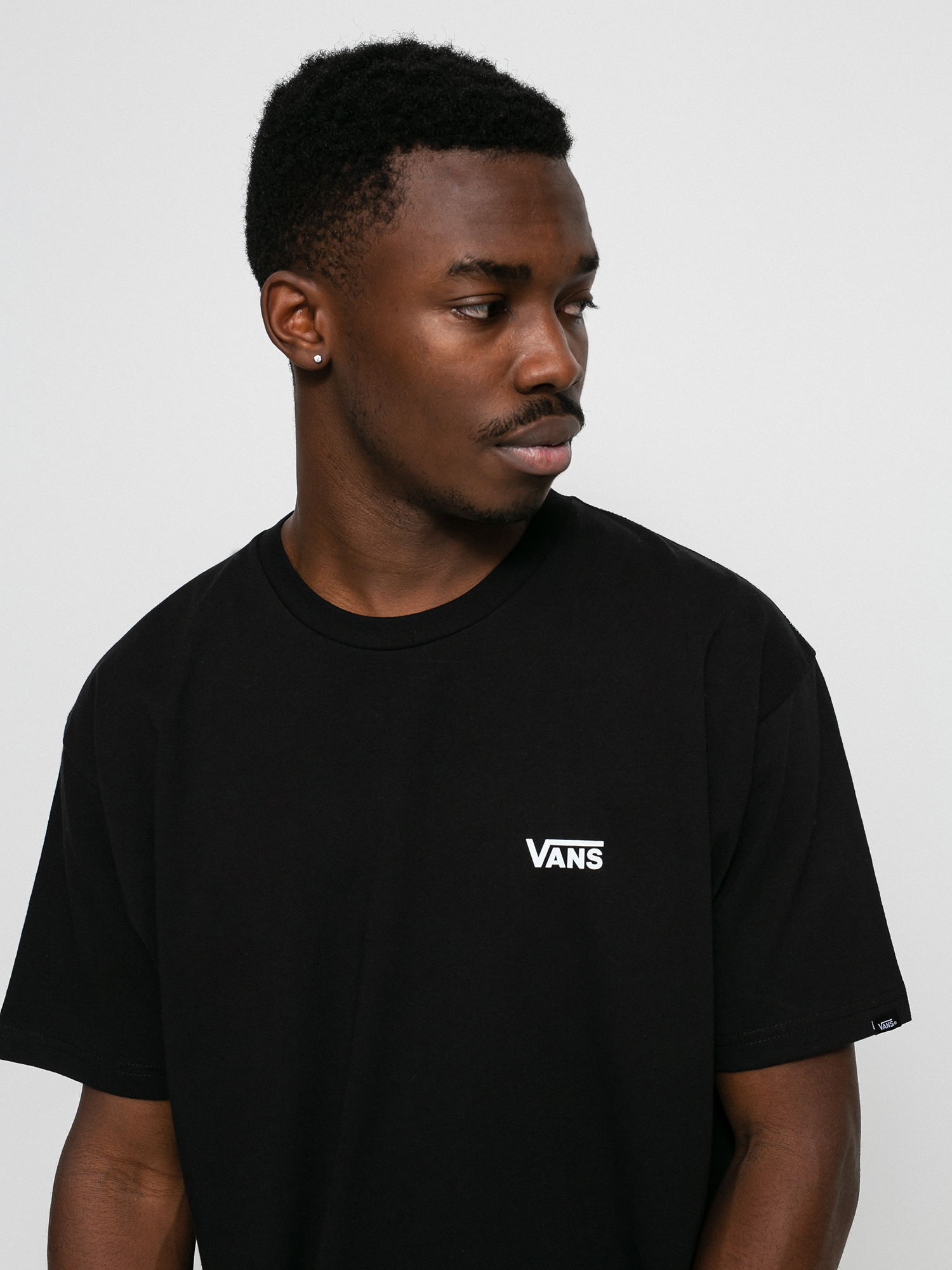 T-shirt Vans Left Chest Logo Plus (black/white)