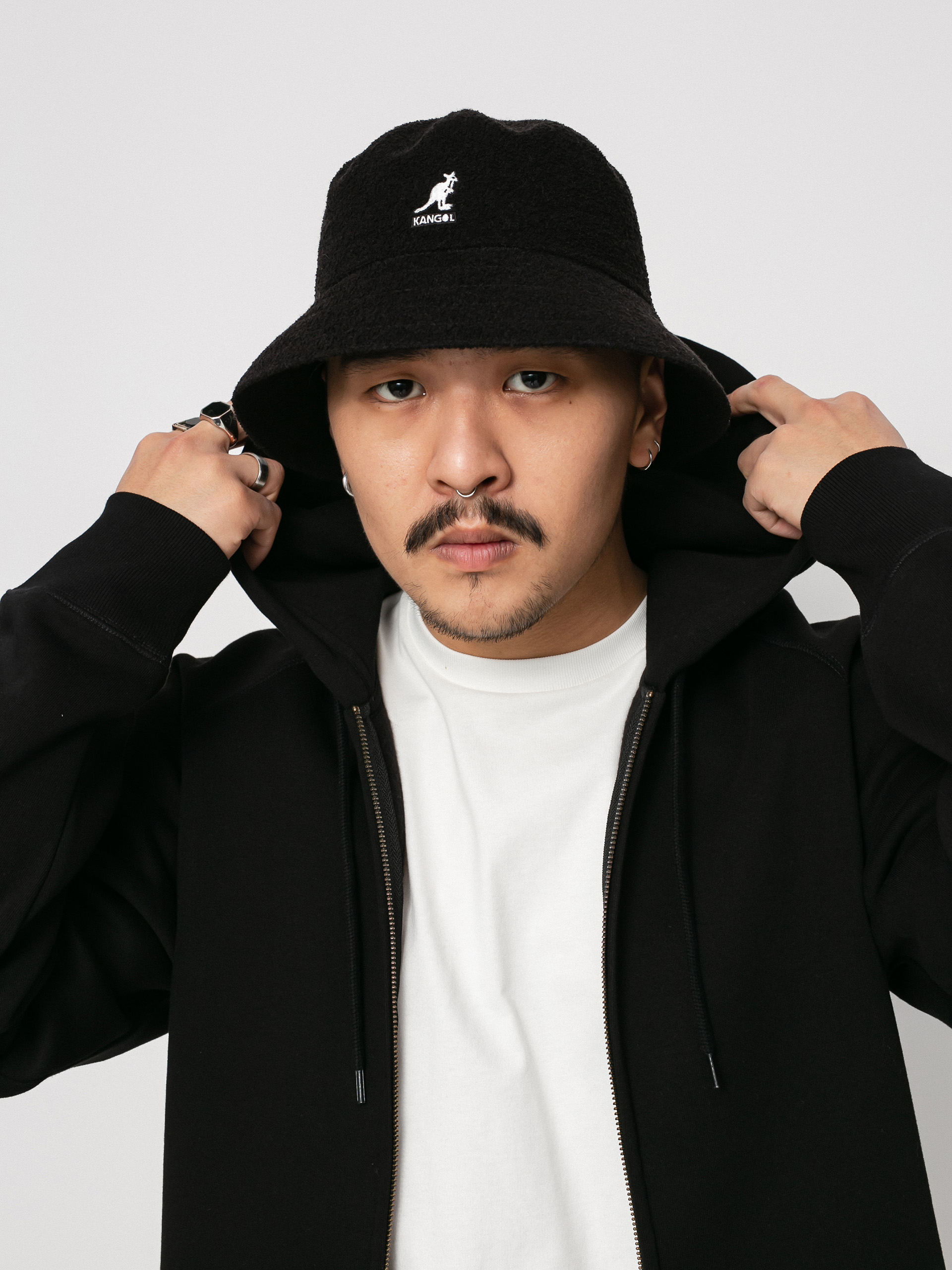 Bluza z kapturem Carhartt WIP Hooded Chase Jacket (black/gold)