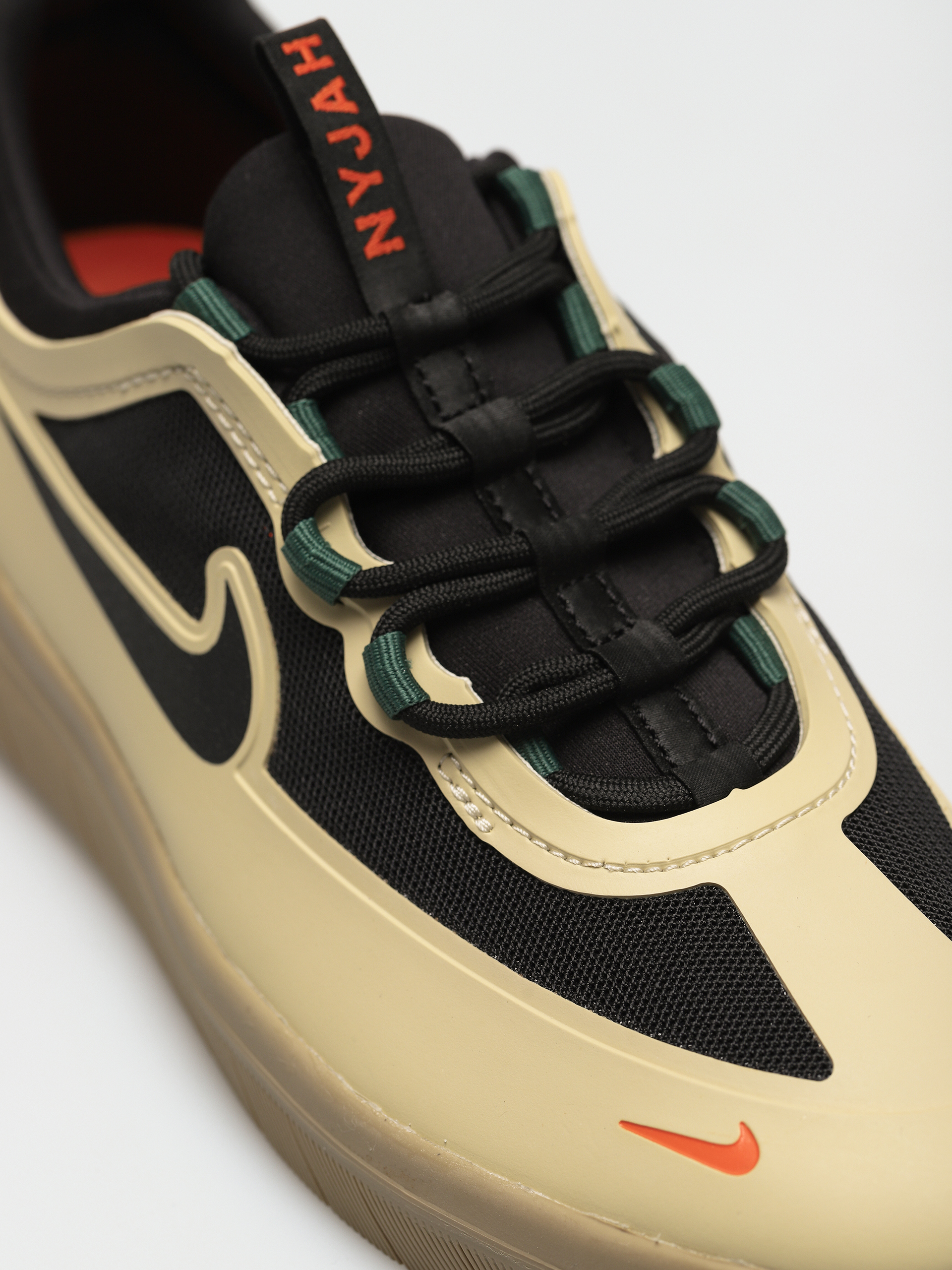 Buty Nike SB Nyjah Free 2 (rattan/black noble green safety orange)