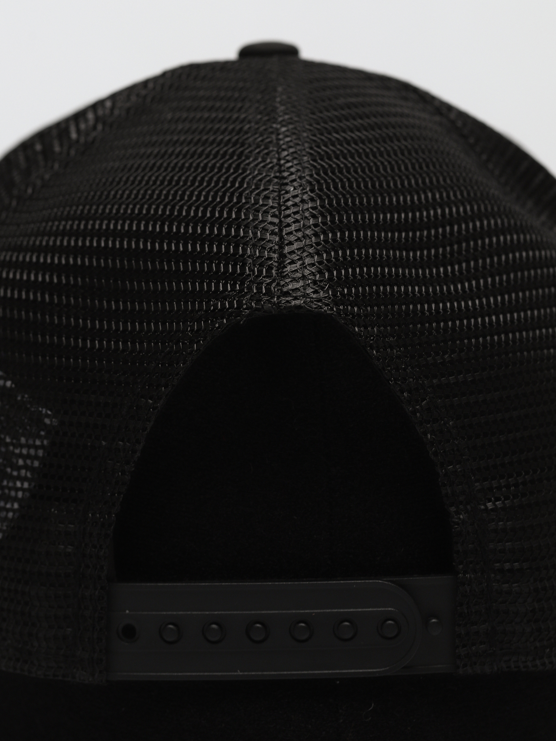 Czapka z daszkiem New Era Aop Trucker Bulls (black)