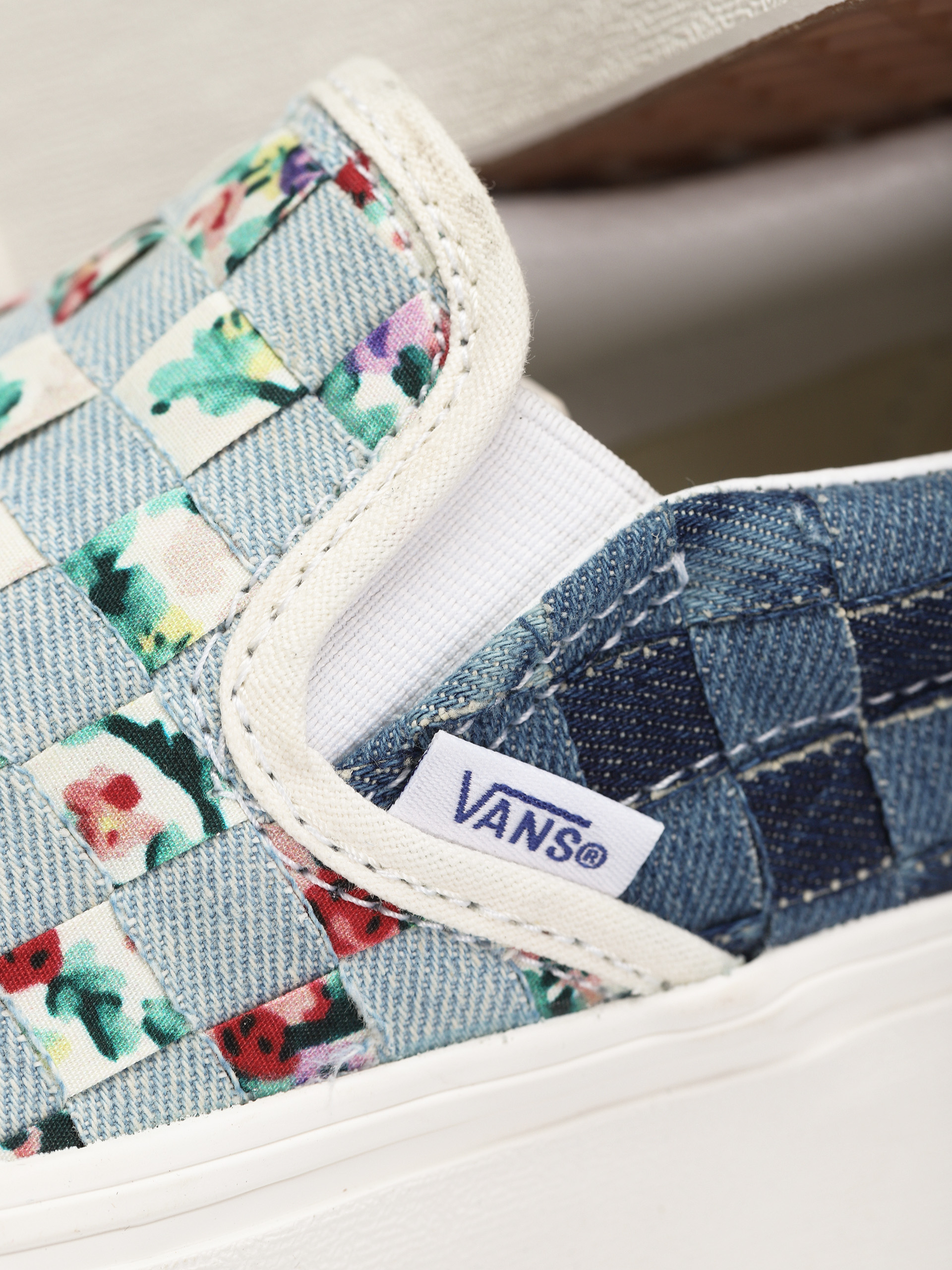 Buty Vans Classic Slip On Stackform (woven/denim/floral)