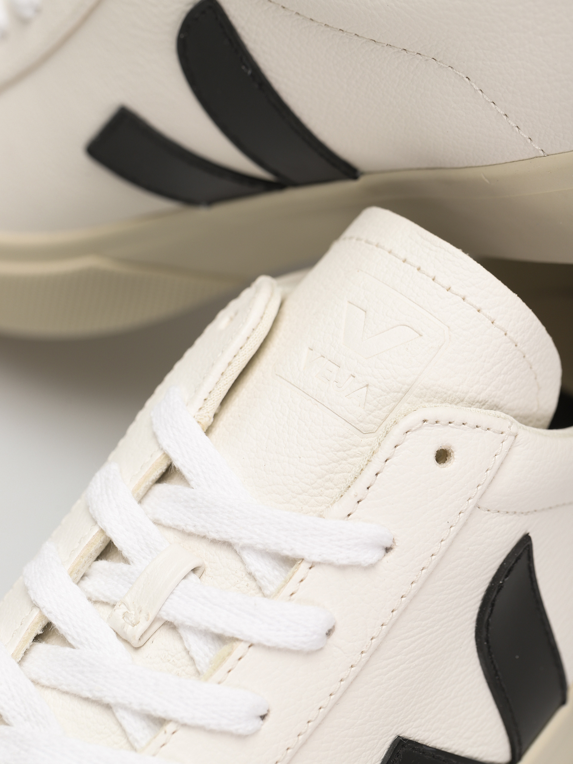 Buty Veja Campo (extra white black)