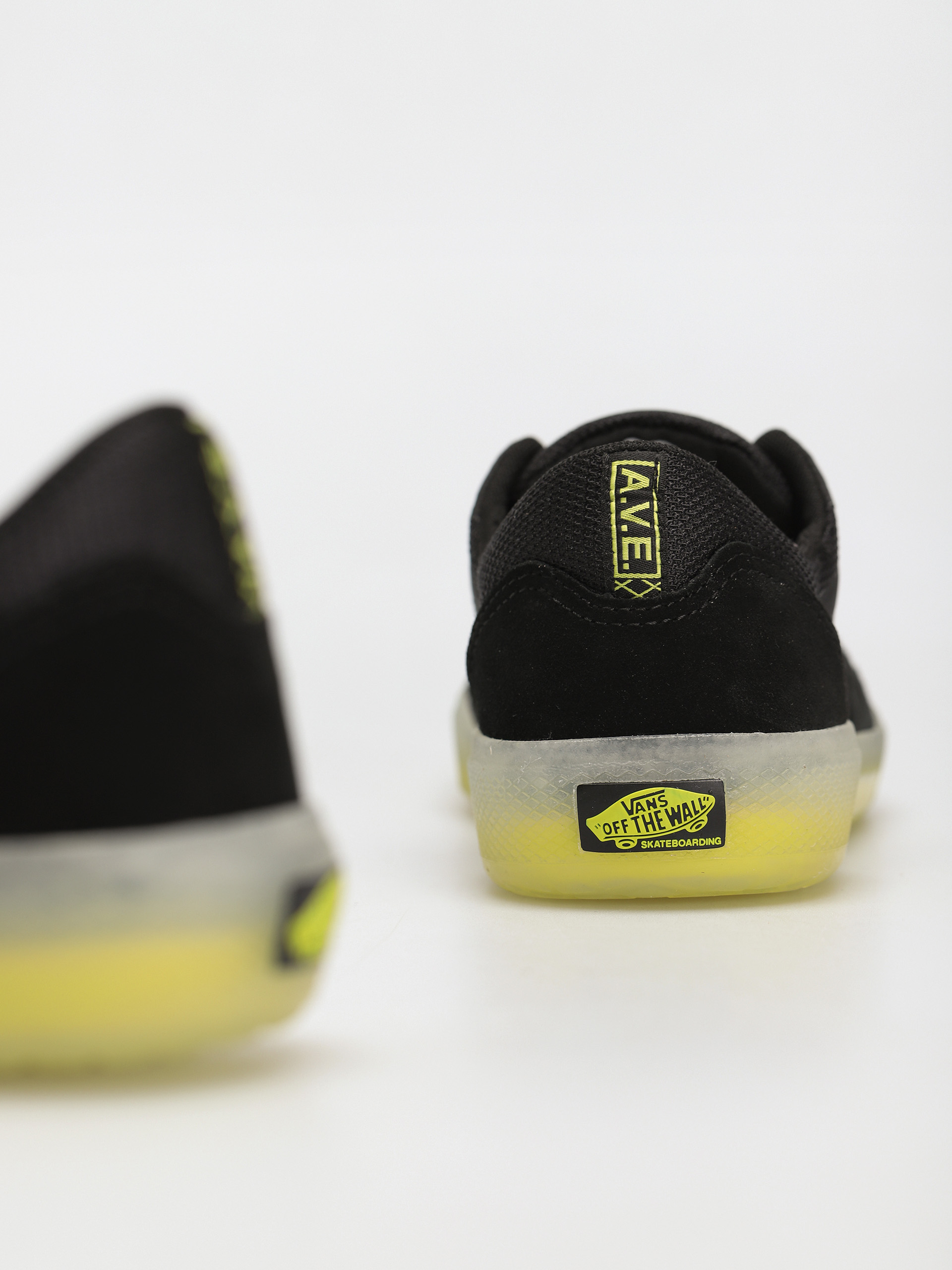 Buty Vans Ave (black/sulphur)