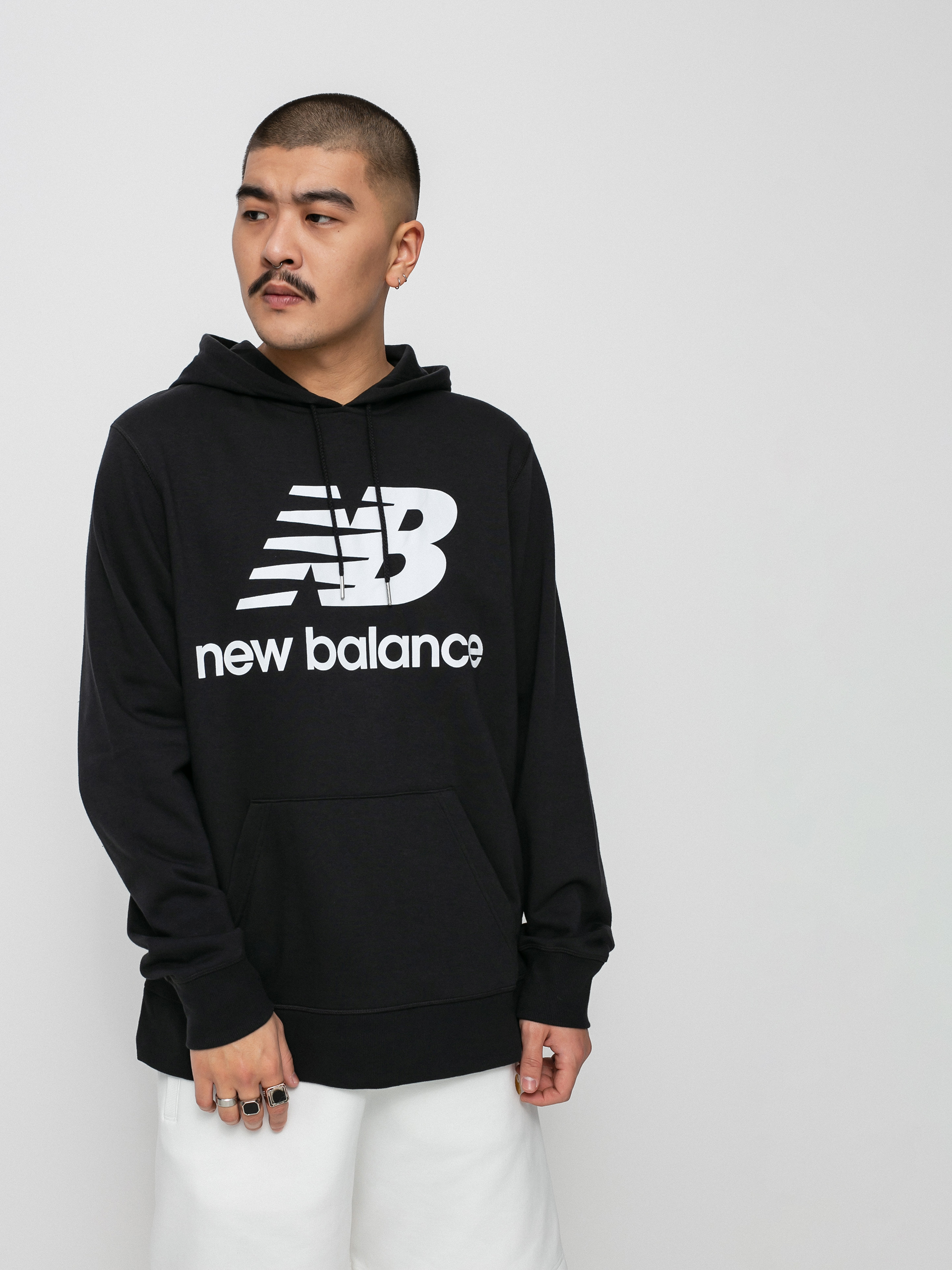 Bluza z kapturem New Balance Essentials Stacked Logo HD (black)