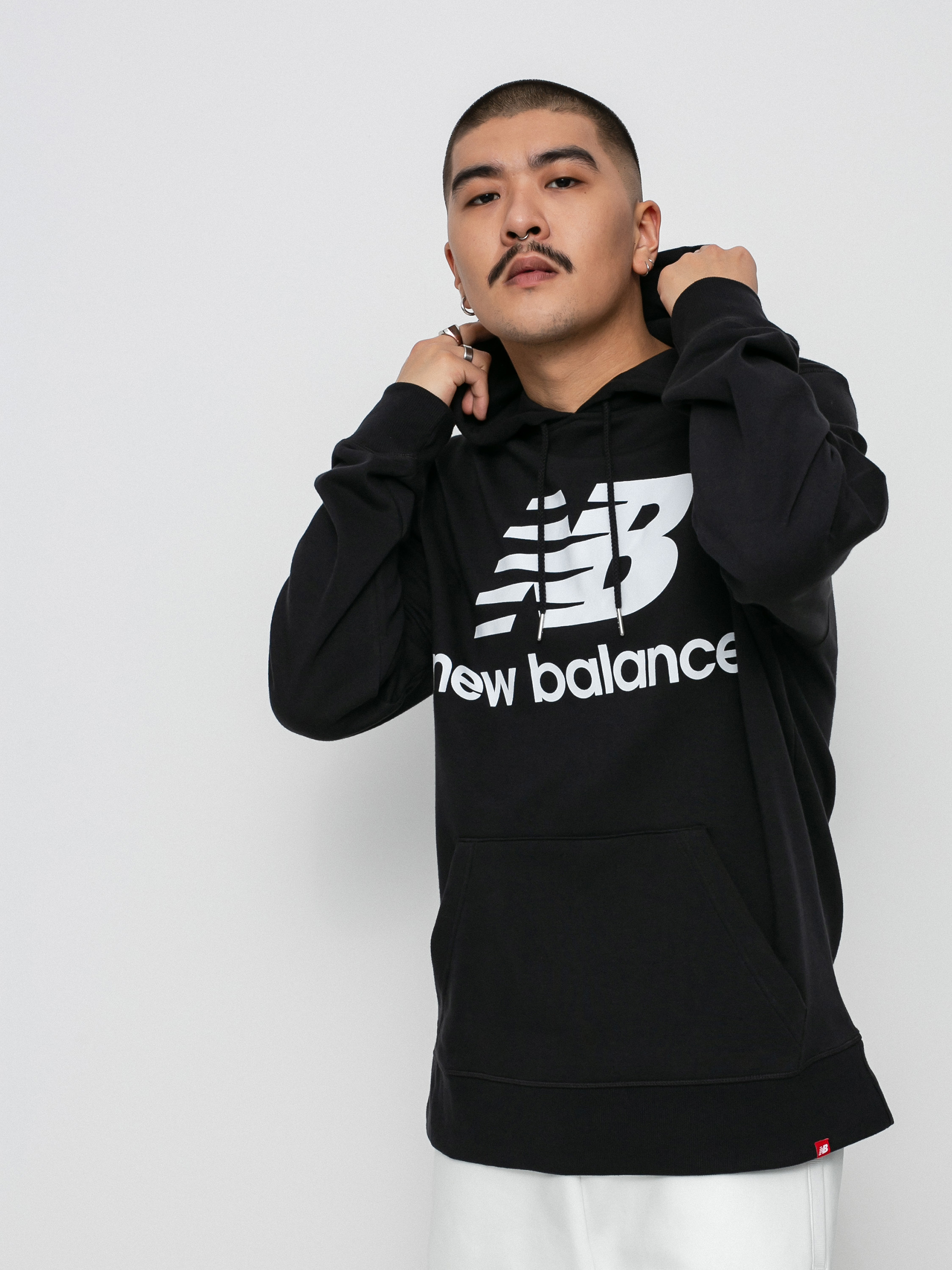 Bluza z kapturem New Balance Essentials Stacked Logo HD (black)