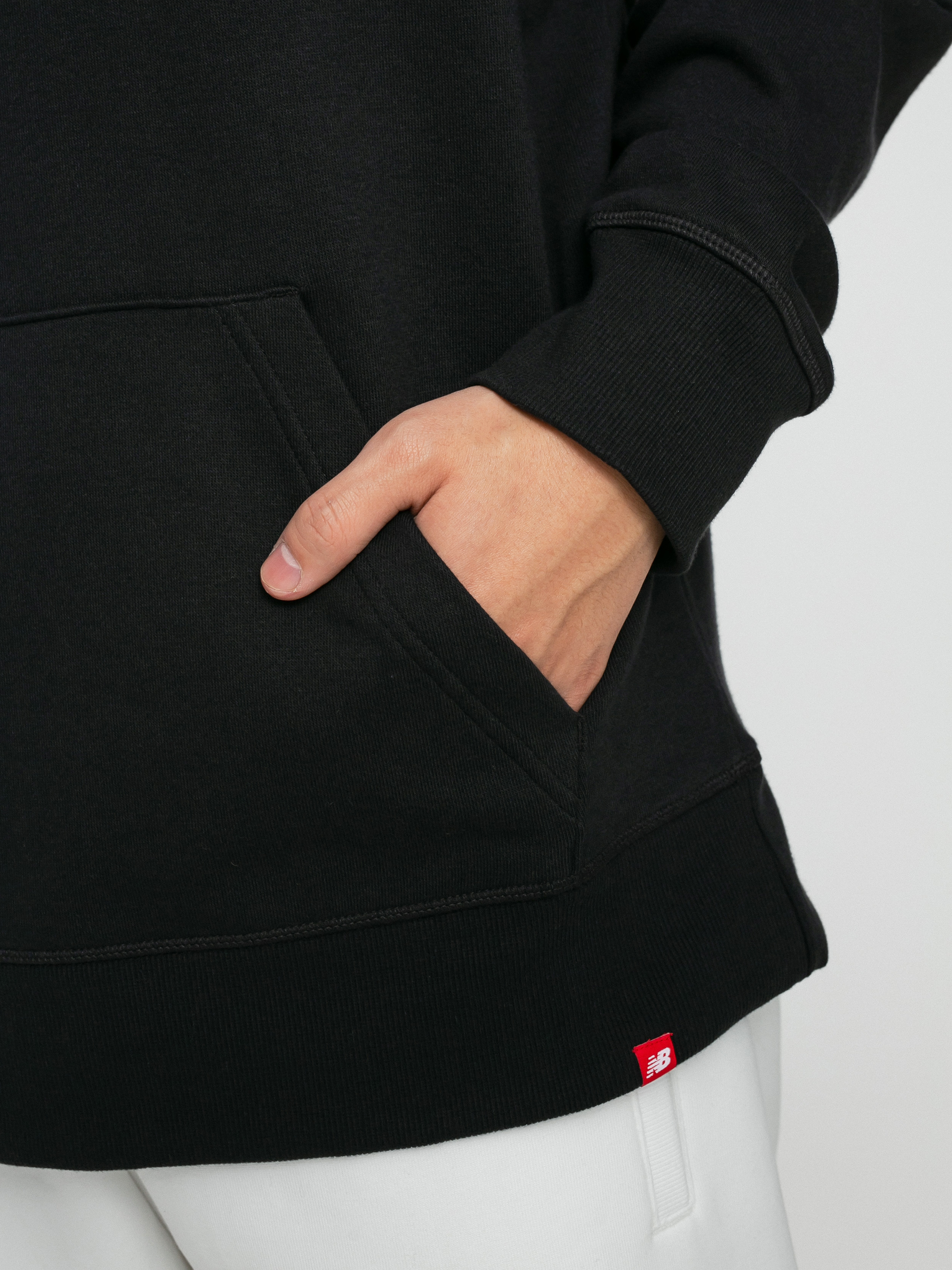 Bluza z kapturem New Balance Essentials Stacked Logo HD (black)