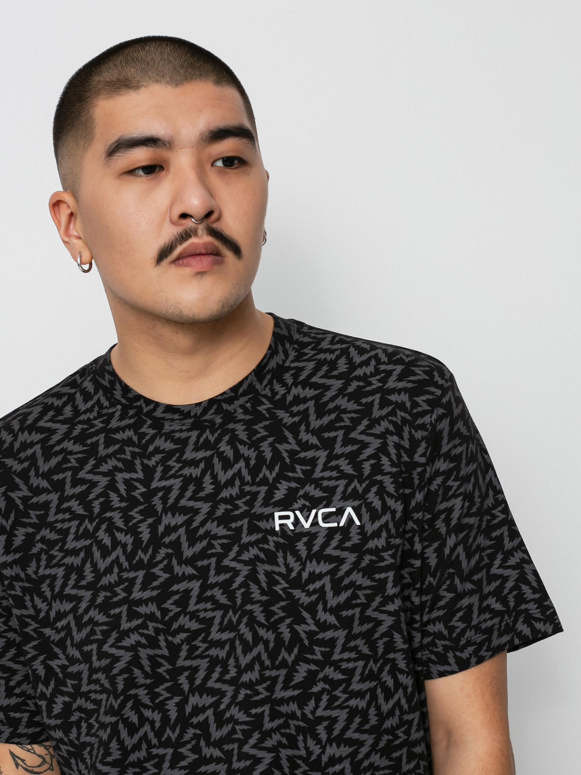 T-shirt RVCA Leines Bolt Allover (black)