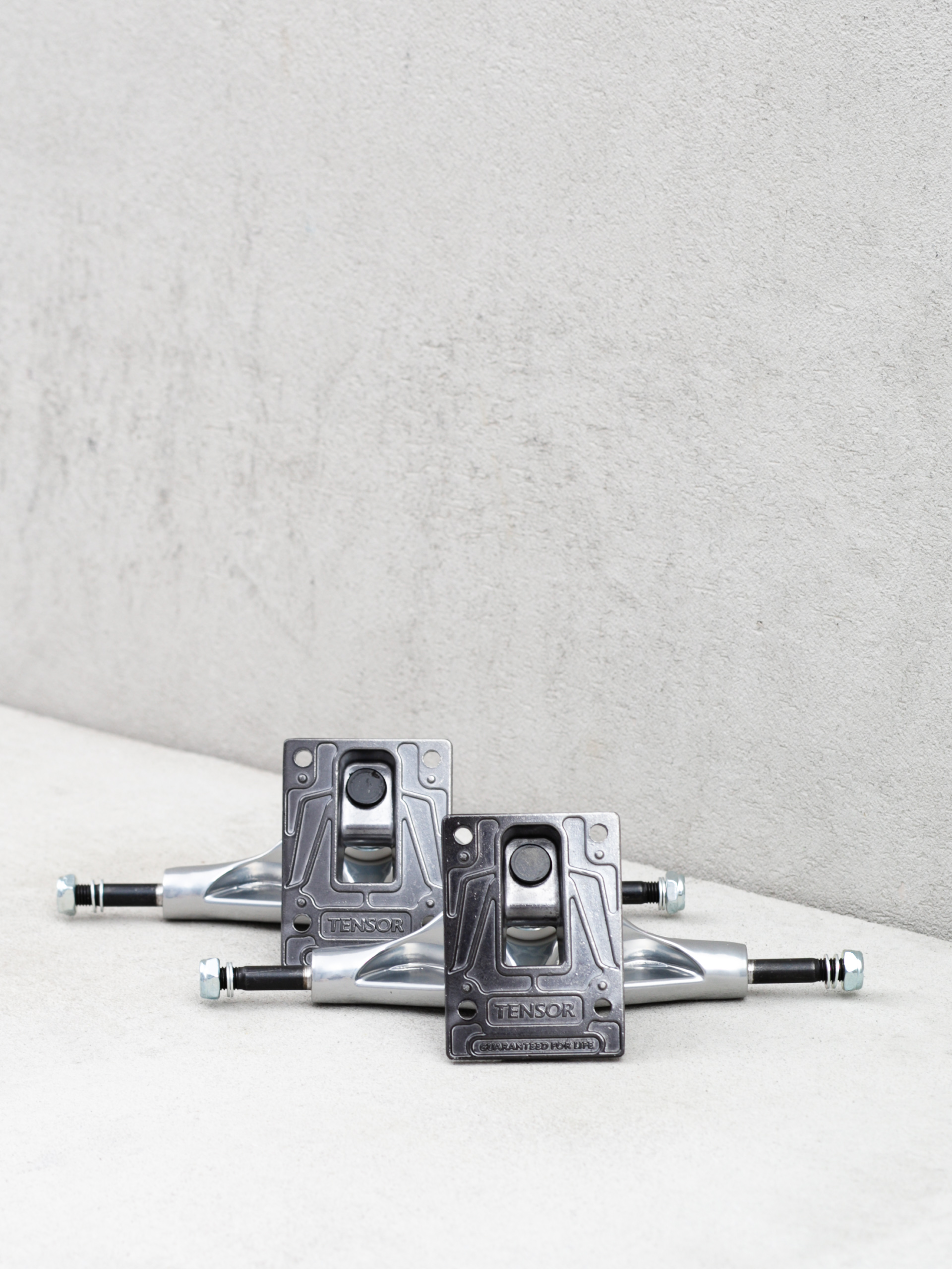 Traki Tensor Alum Stencil Mirror (raw/black fade)