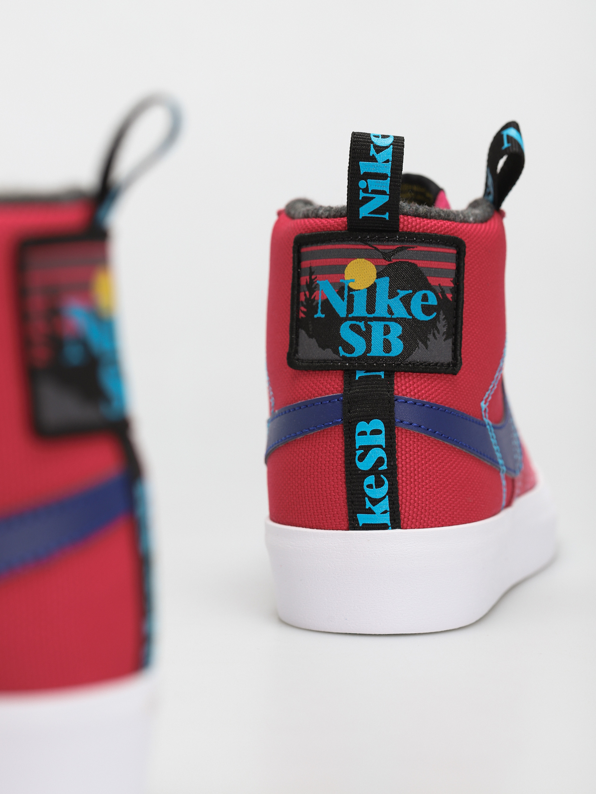 Buty Nike SB Zoom Blazer Mid Premium (rush pink/deep royal blue laser blue)