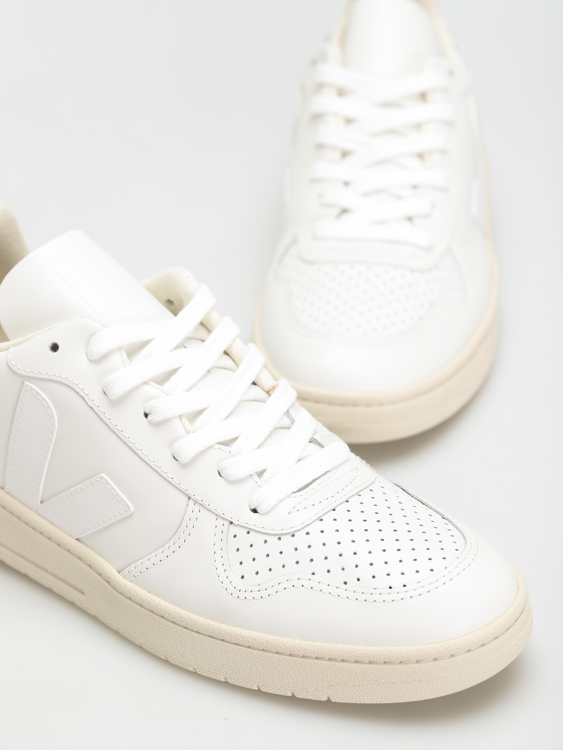 Buty Veja V-10 (leather extra white)
