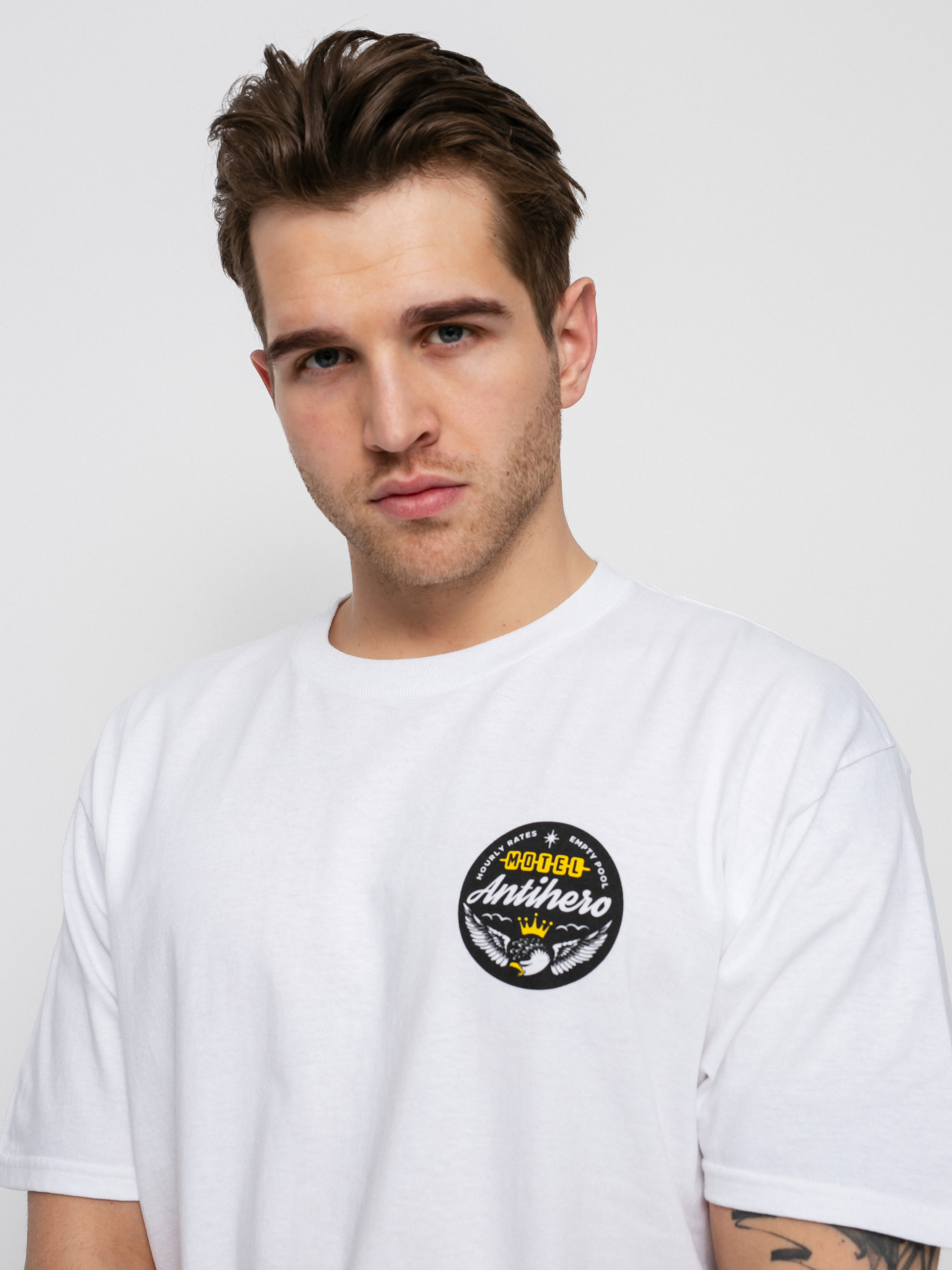 T-shirt Antihero Motel 18 (white/yellow)