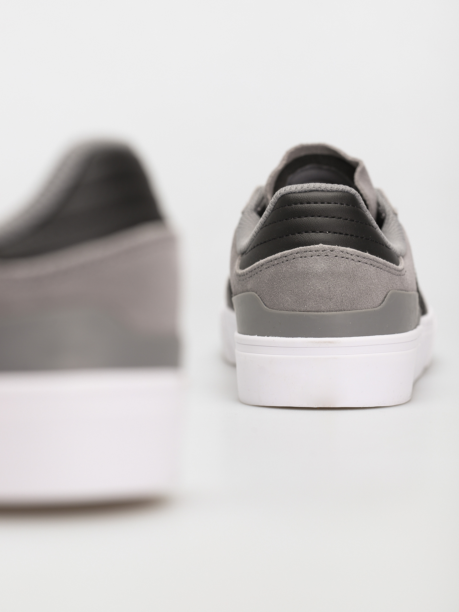 Buty adidas Busenitz Vulc II (grethr/cblack/ftwwht)