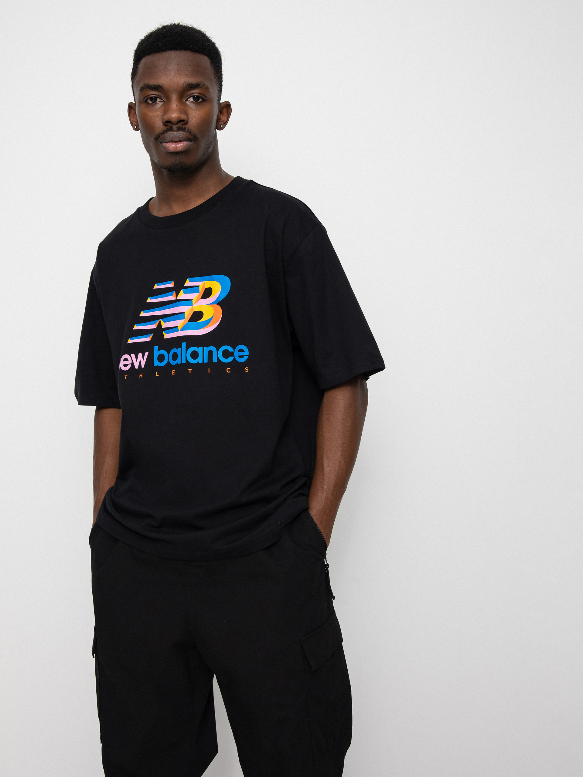 T-shirt New Balance Athletics Amplified Logo (black)
