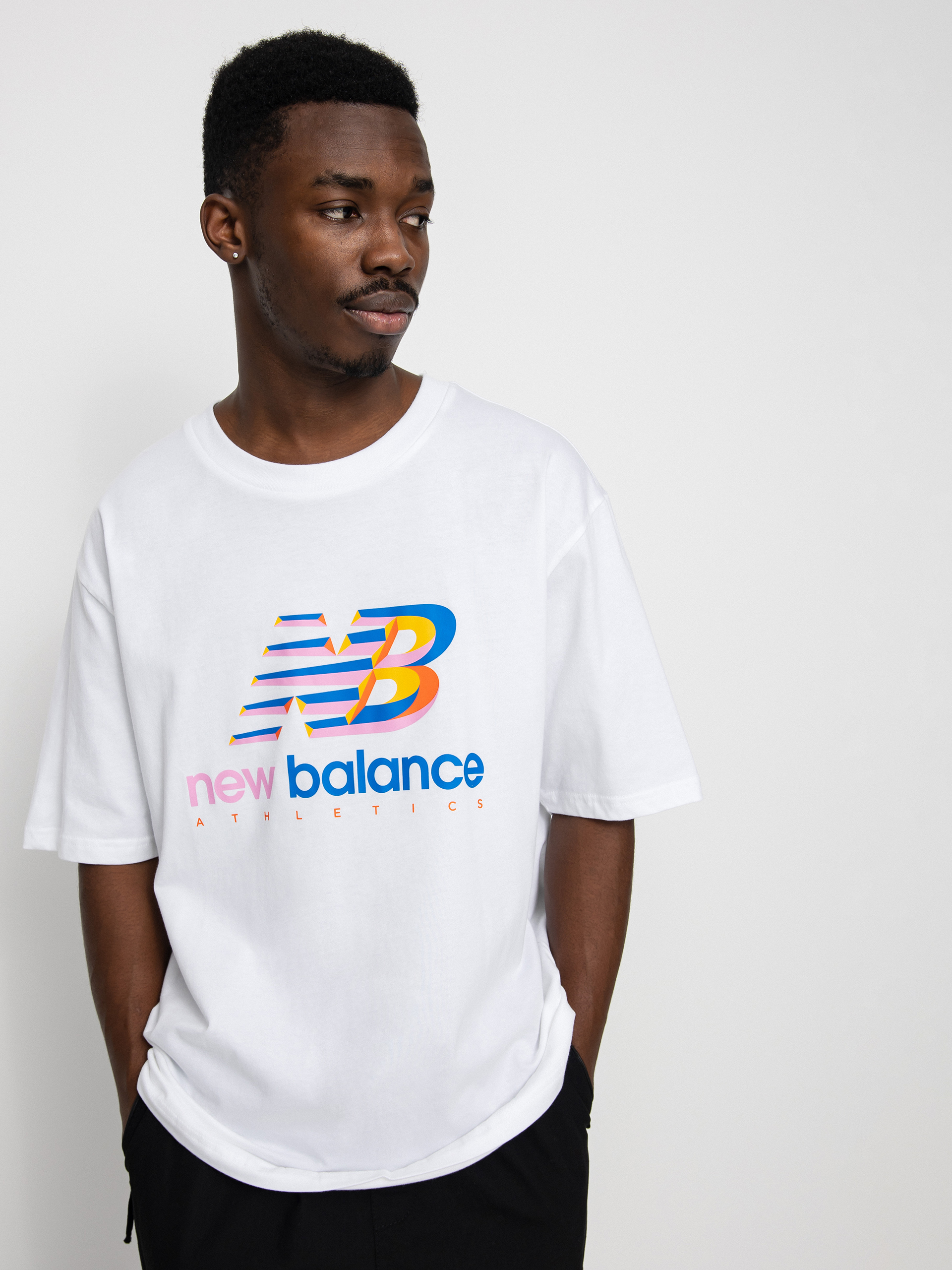 T-shirt New Balance Athletics Amplified Logo (white)