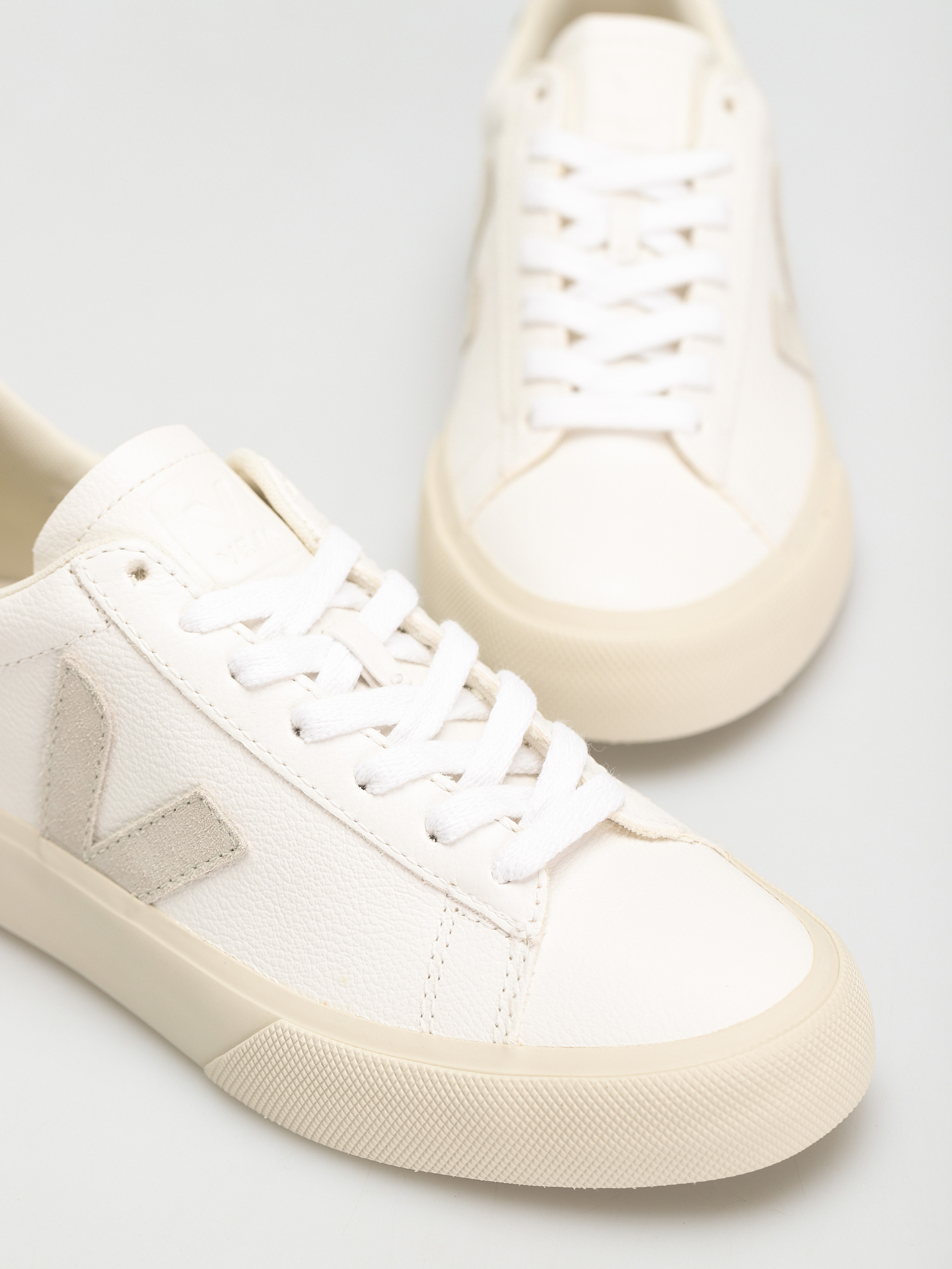Buty Veja Campo Wmn (extra white natural suede)