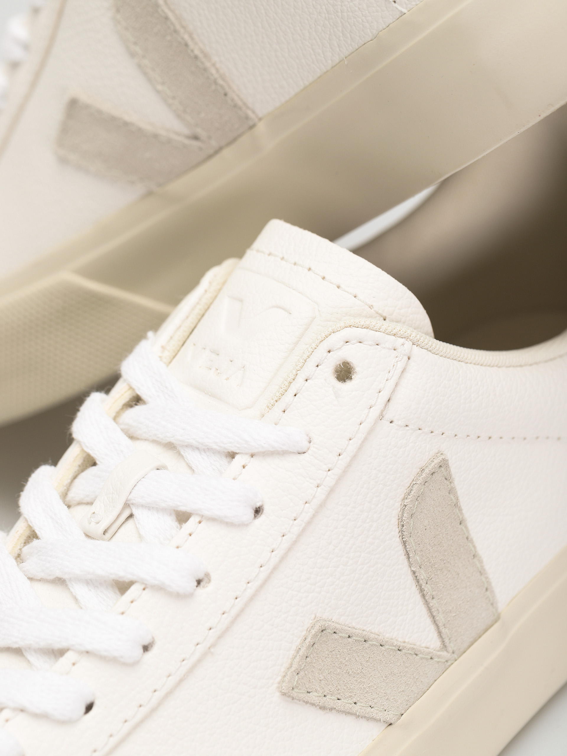 Buty Veja Campo Wmn (extra white natural suede)