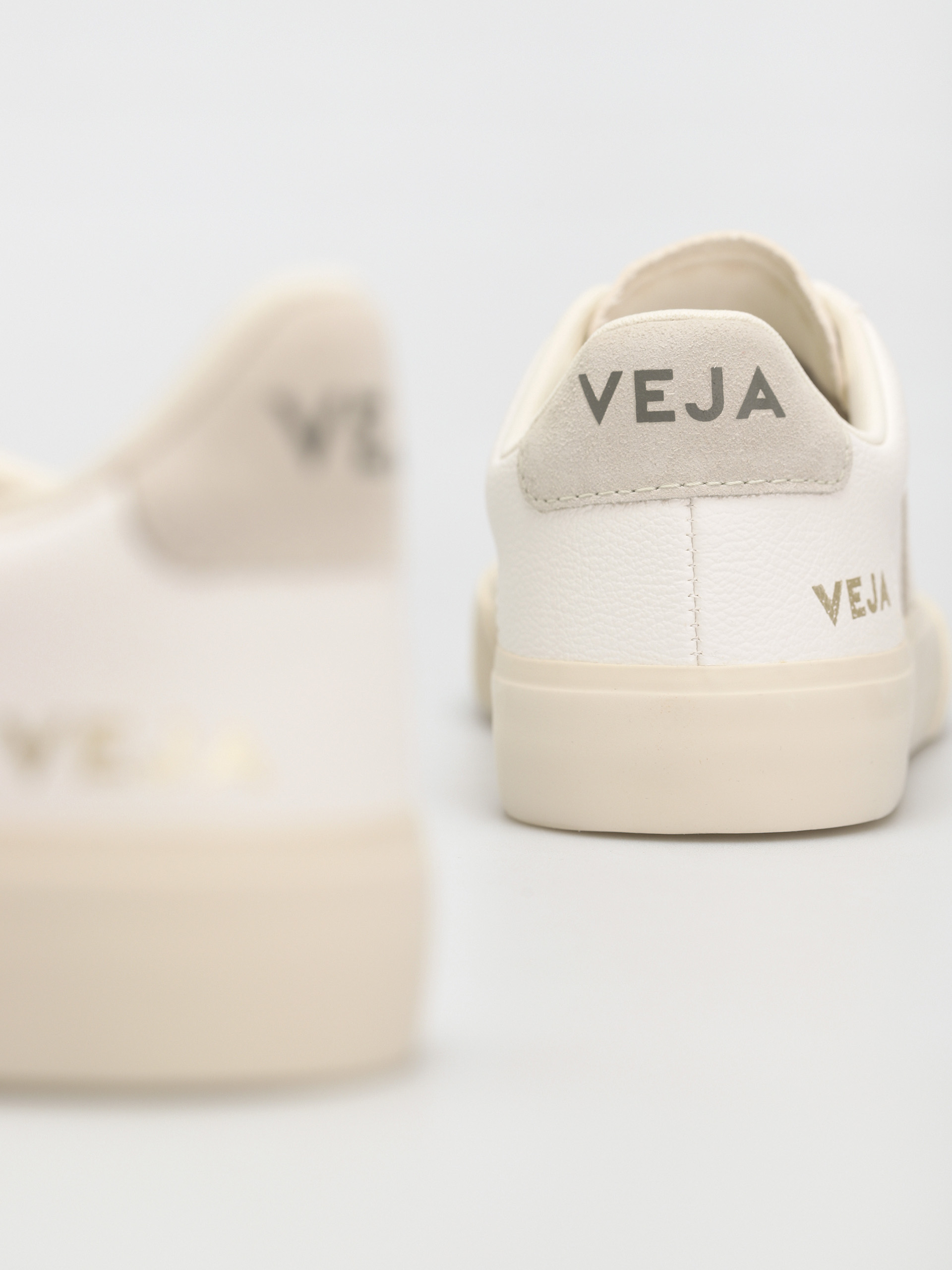 Buty Veja Campo Wmn (extra white natural suede)