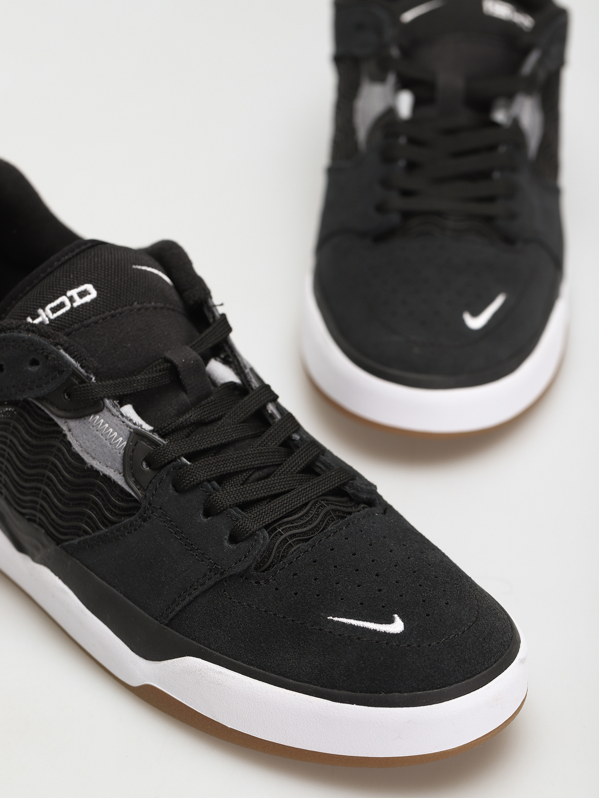 Buty Nike SB Ishod (black/white dark grey black)