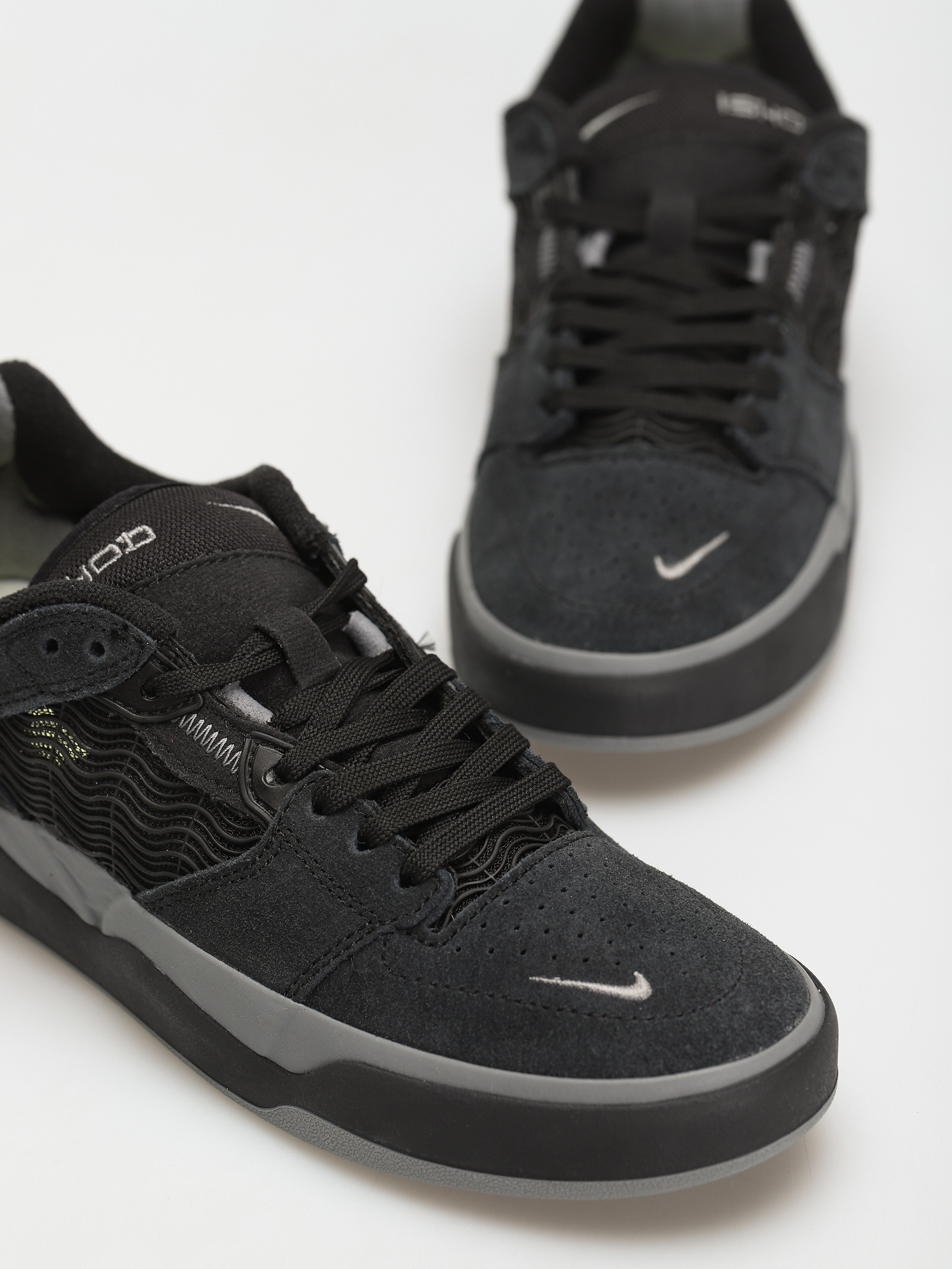 Buty Nike SB Ishod - czarny (black/smoke grey black citron tint)