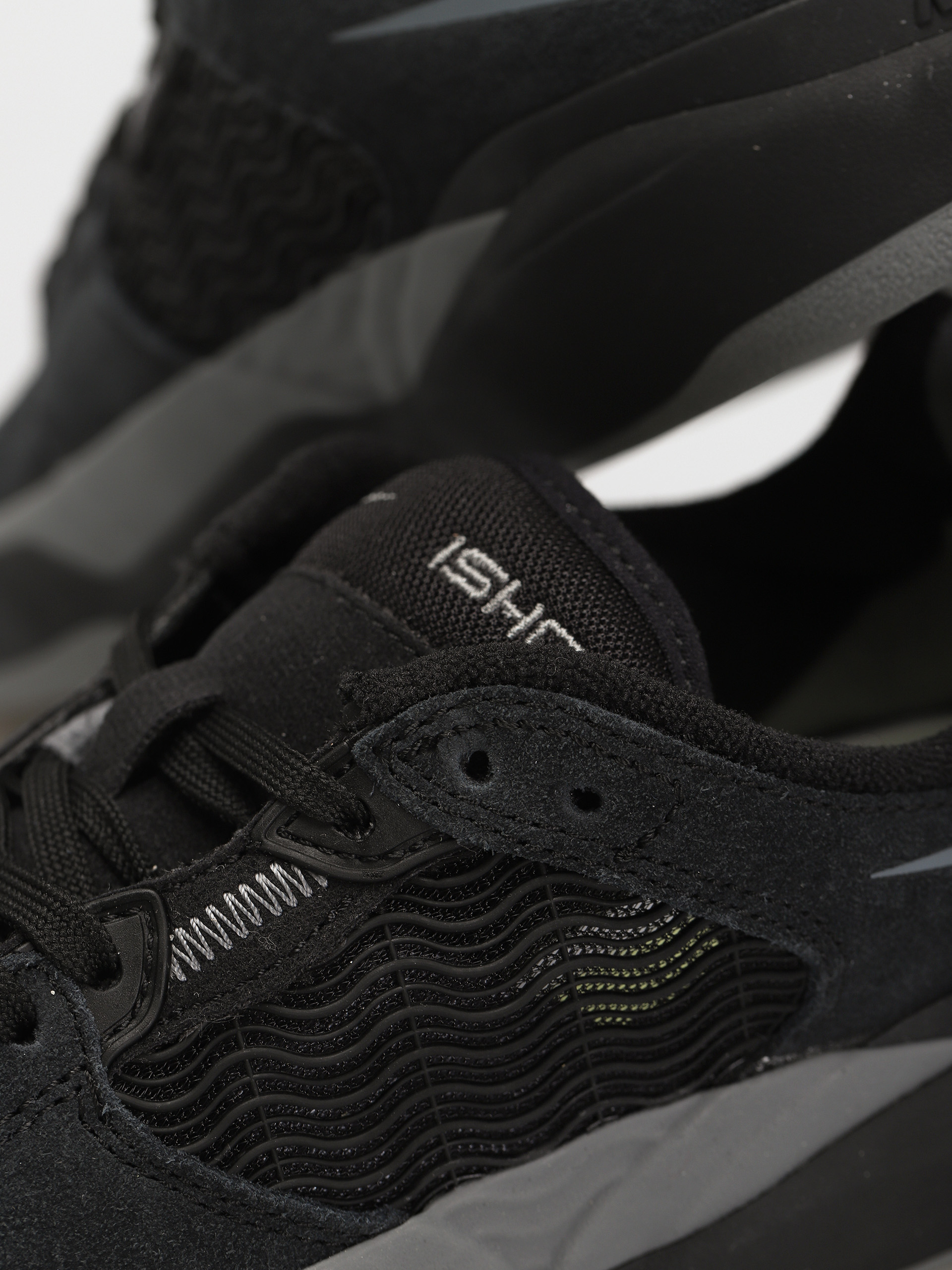Buty Nike SB Ishod - czarny (black/smoke grey black citron tint)