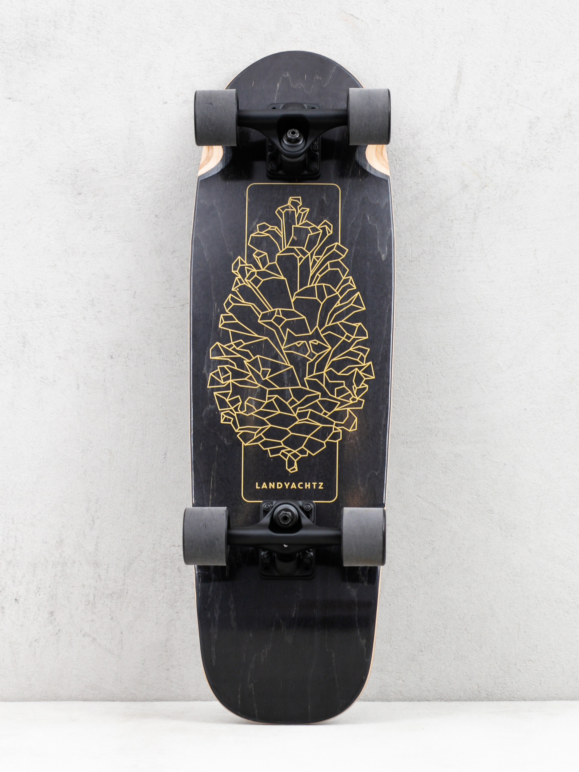 Deskorolka cruiser Landyachtz Dinghy Blunt (black pinecone)