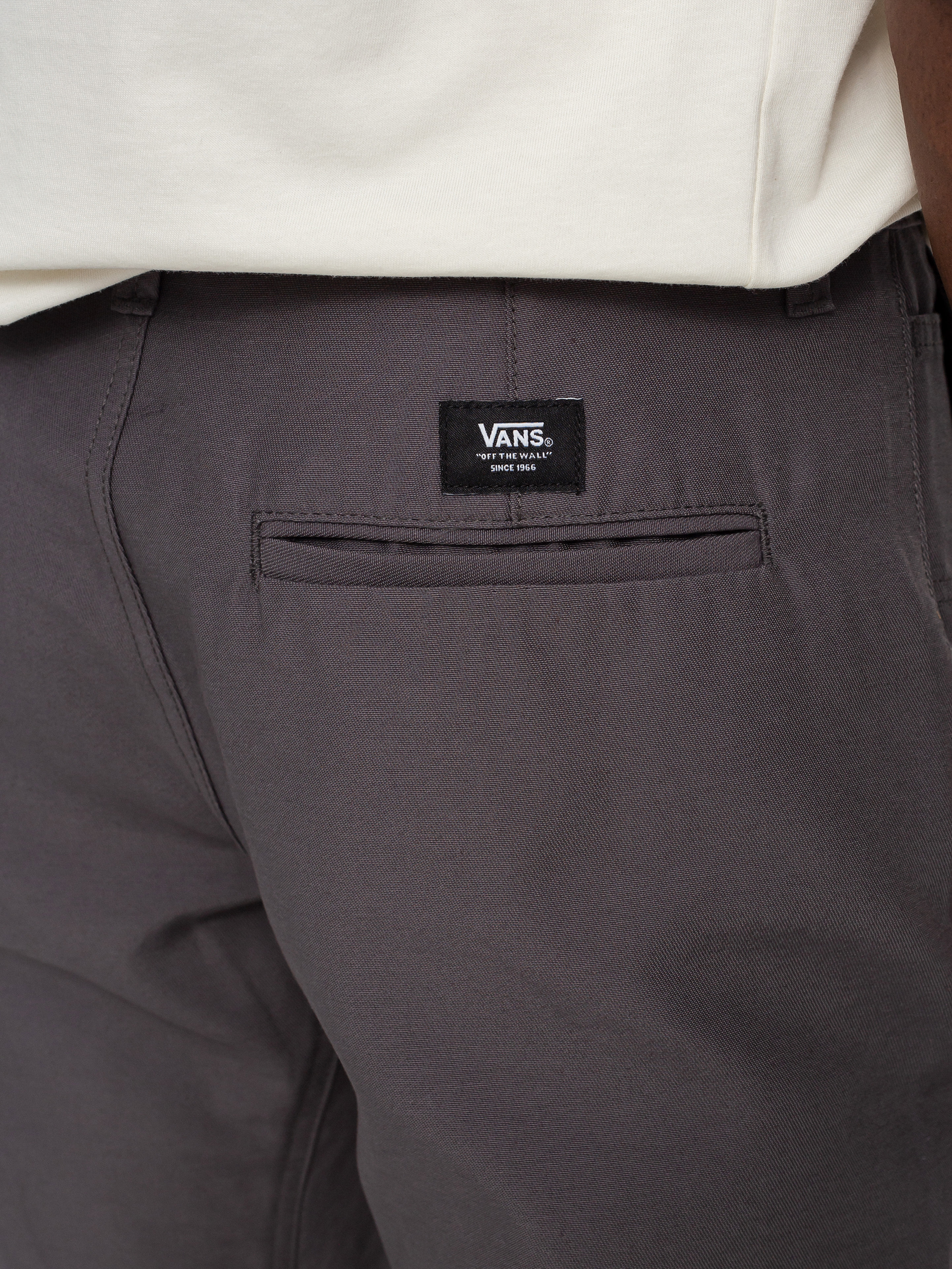 Spodnie Vans Authentic Chino Glide Relaxtaper (courage adams/asphalt)