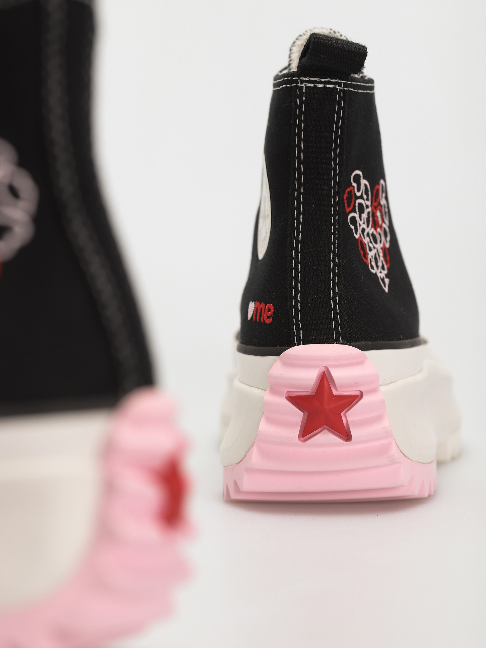 Buty Converse Run Star Hike Hi (black/university red/cherry blossom)