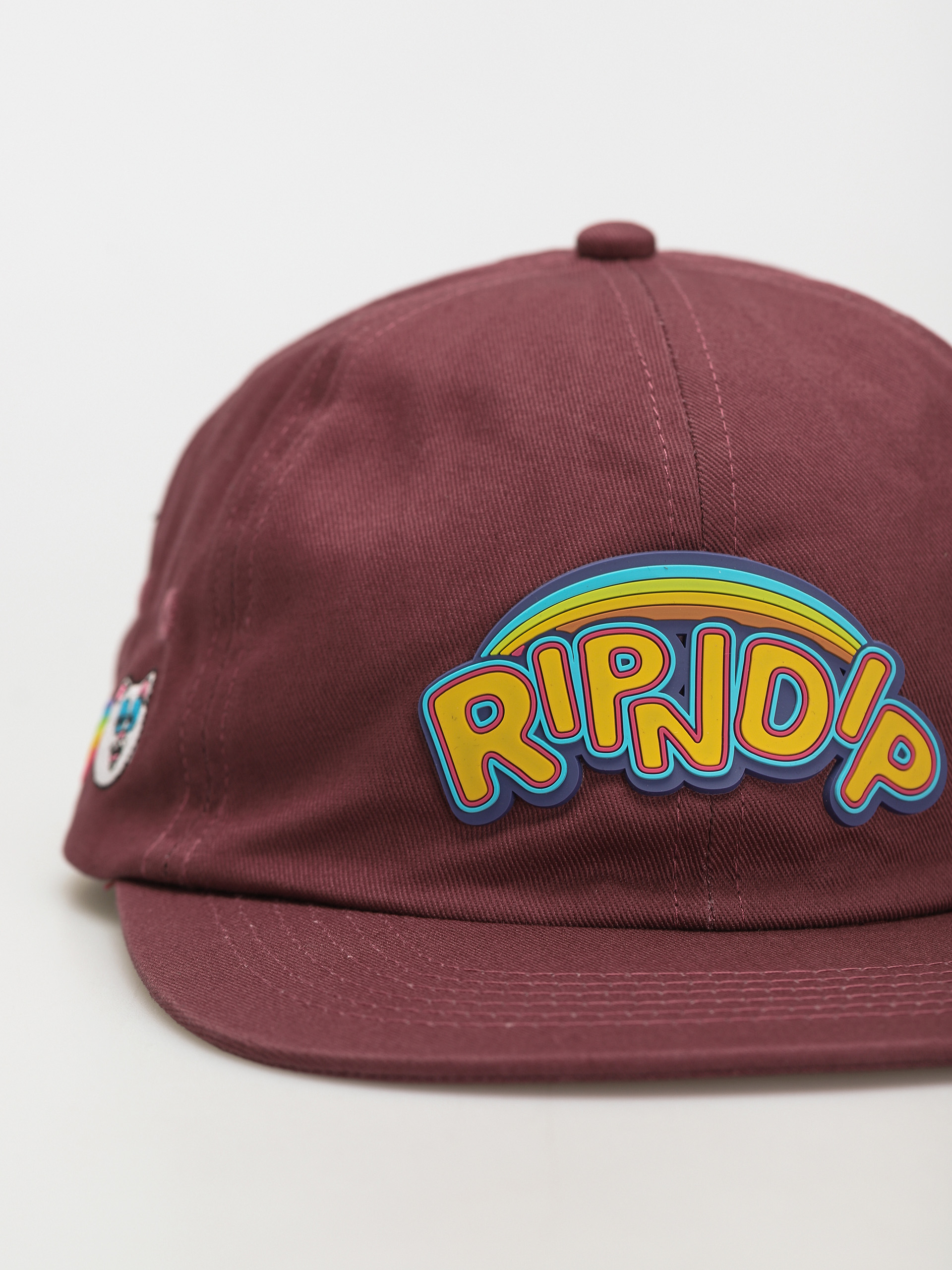 Czapka z daszkiem RipNDip Friends Forever (wine)