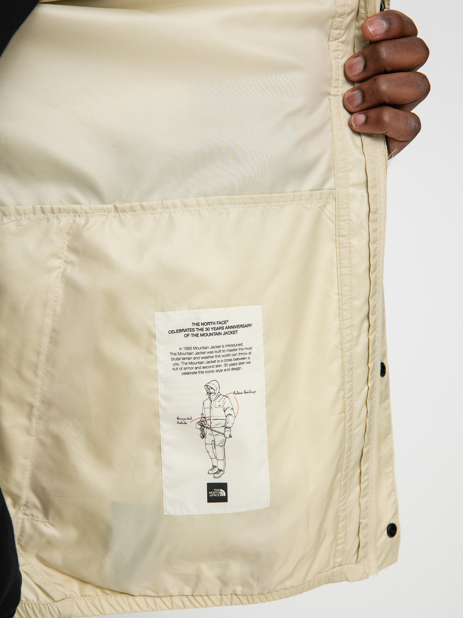 Kurtka The North Face Seasonal Mountain (gravel)