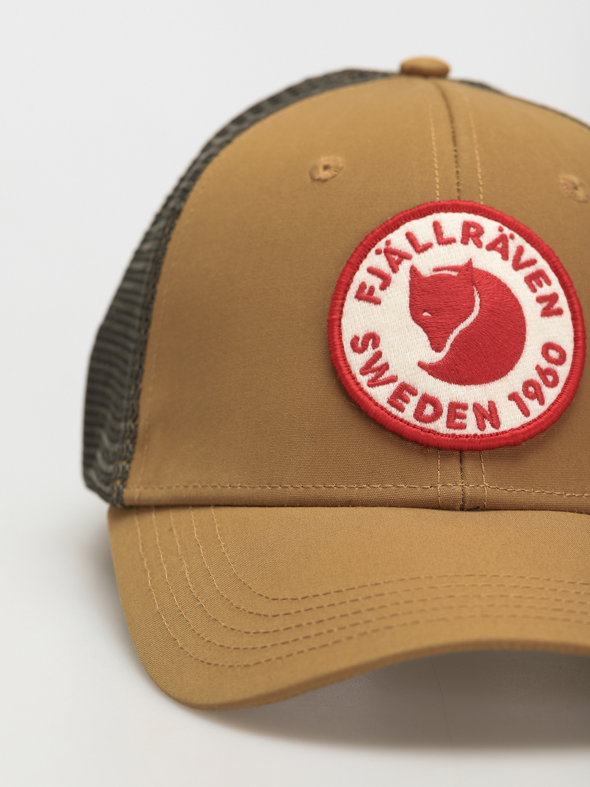 Czapka z daszkiem Fjallraven 1960 Logo Langtradarkeps (buckwheat brown)