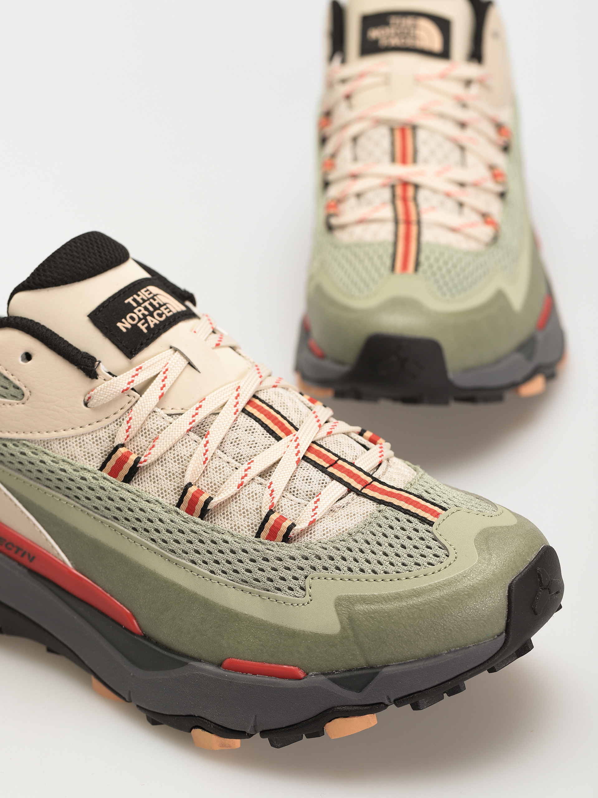 Buty The North Face Vectiv Taraval (tea green/horizon red)