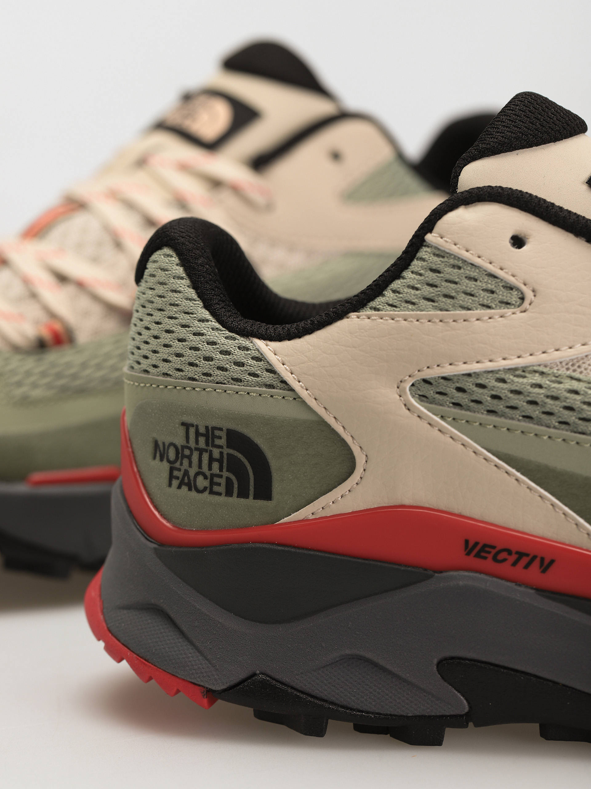 Buty The North Face Vectiv Taraval (tea green/horizon red)