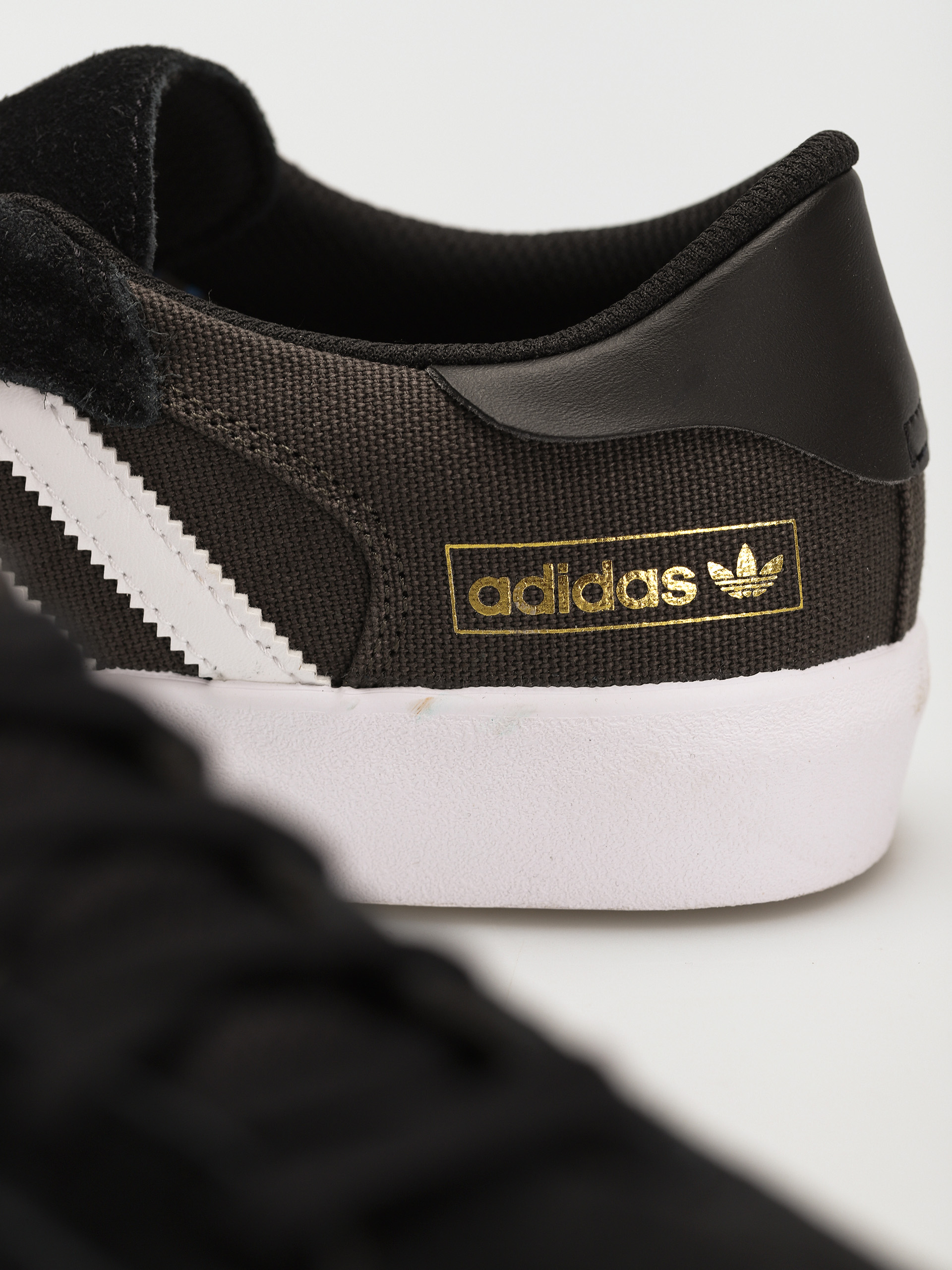 Buty adidas Matchbreak Super (cblack/ftwwht/shaoli)