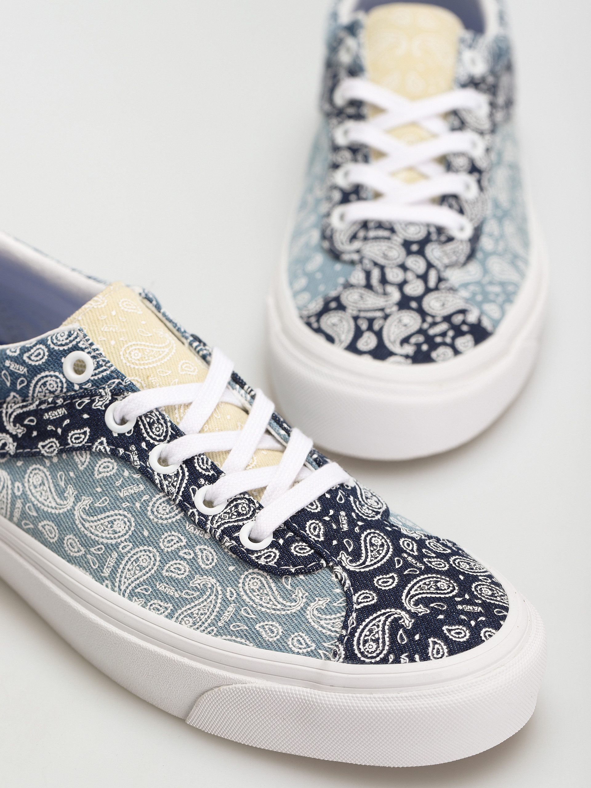 Buty Vans Bold Ni (bandana/multi/true white)