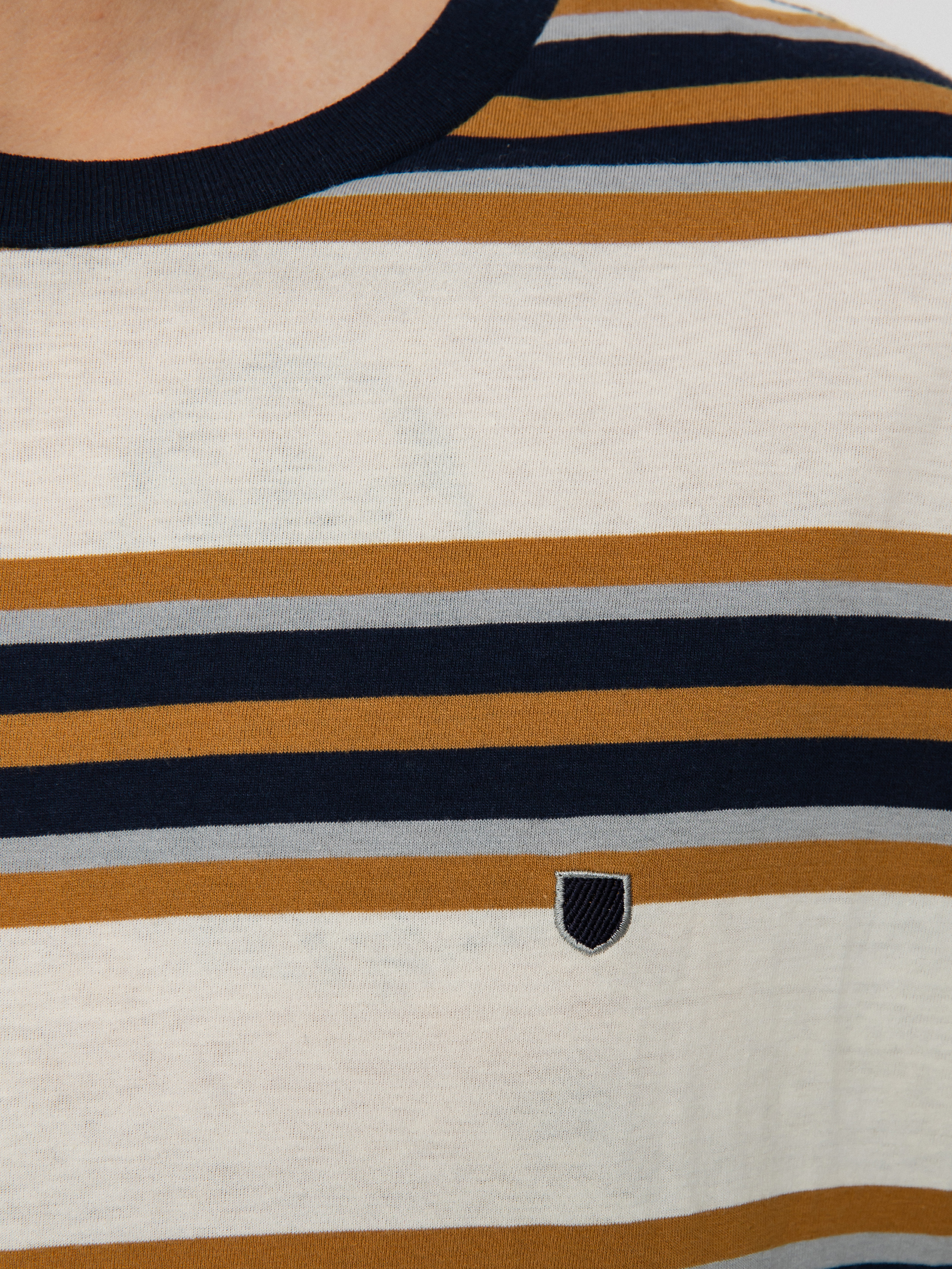T-shirt Brixton Hilt Shield (off white/navy/medal bronze)