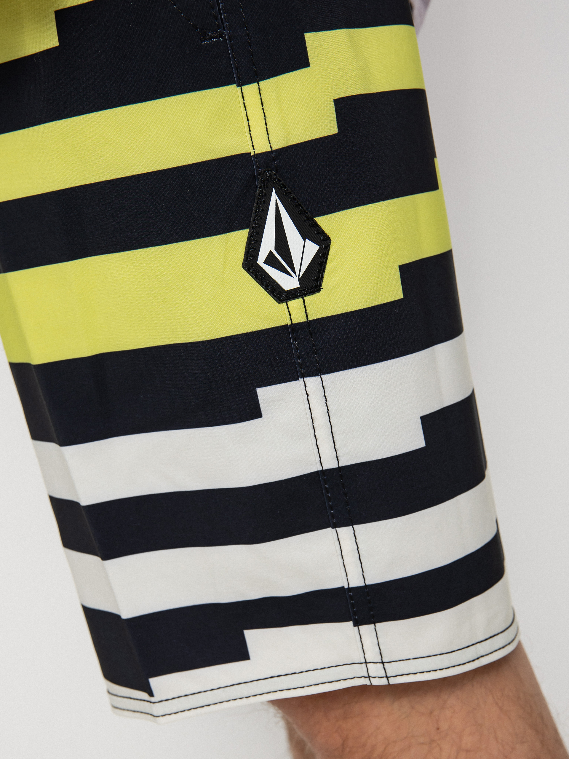 Boardshorty Volcom Juxt Quarta Mod 20 (black)