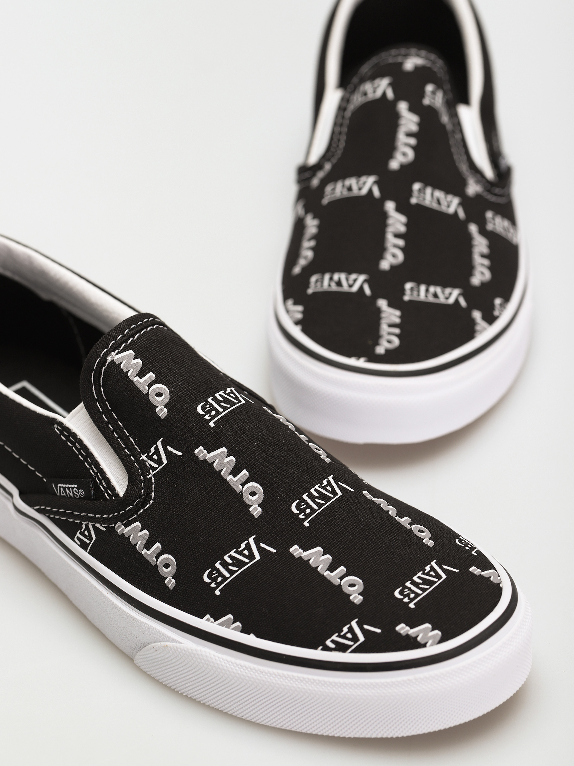 Buty Vans Classic Slip On (shadow vans/black/true white)